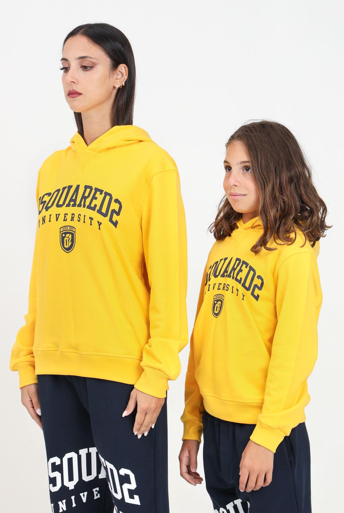 Felpa con cappuccio gialla per donna e bambina rifinita da logo stile college DQ2466D0094 DQ201 DSQUARED2