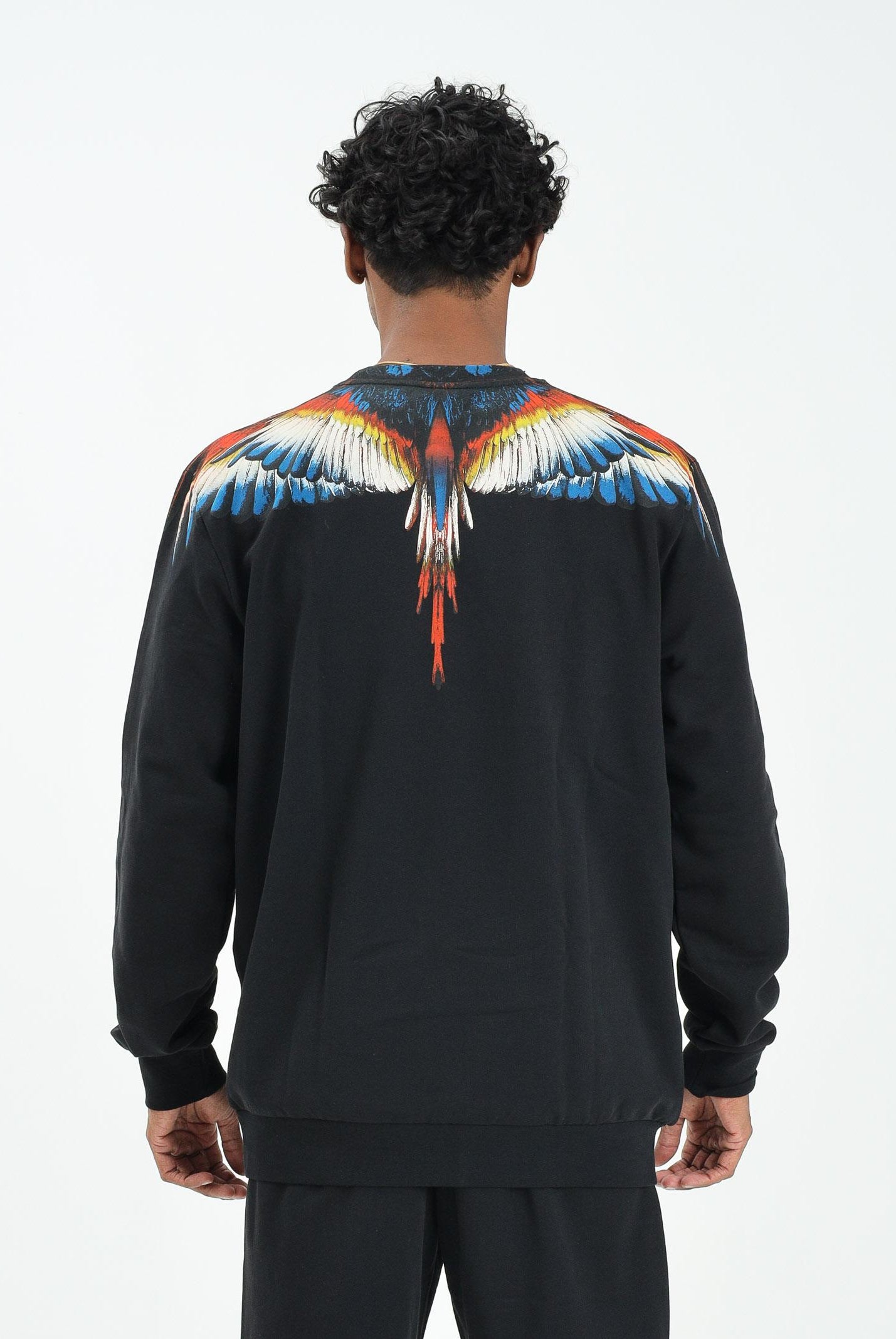 MARCELO BURLON COUNTY OF MILAN Felpa girocollo nera da uomo con stampa ali F5CAMASW025 110 MARCELO BURLON COUNTY OF MILAN