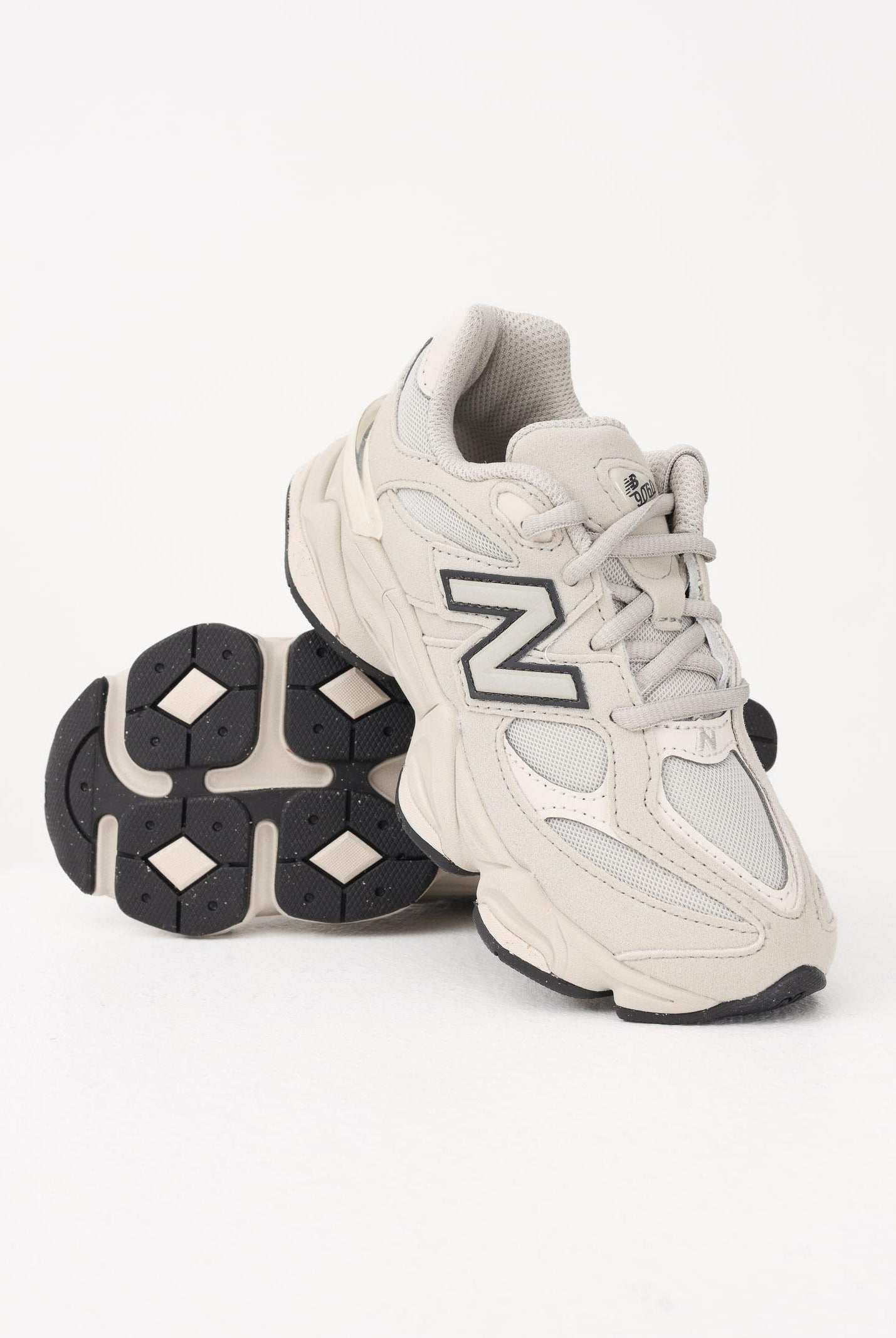 NEW BALANCE Sneakers 9060 Lace panna per bambino e bambina P9060445 . NEW BALANCE