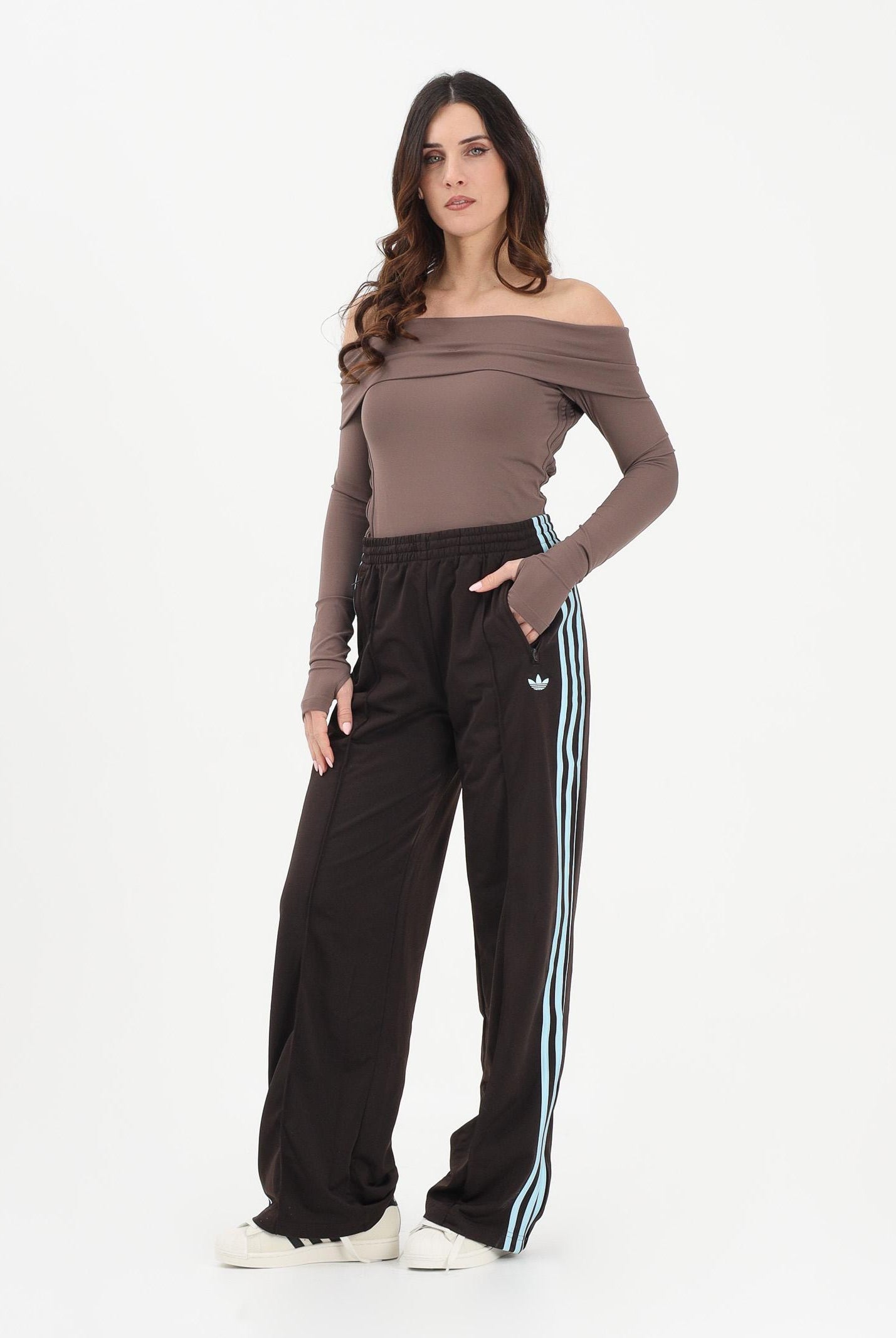 ADIDAS ORIGINALS Pantalone sportivo Firebird Loose marrone e azzurro da donna KT4627 . ADIDAS ORIGINALS