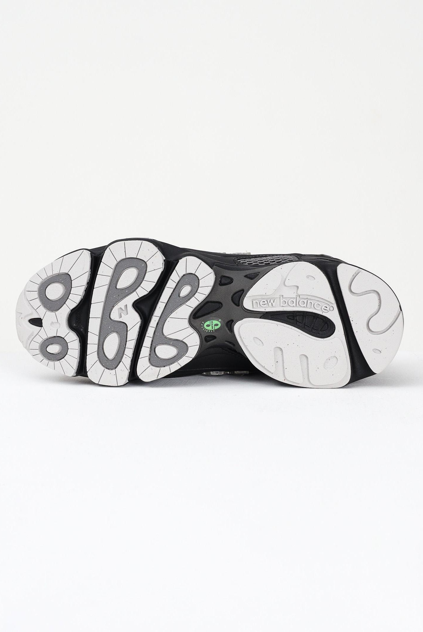 NEW BALANCE Sneakers 1000 nere per uomo e donna M1000T . NEW BALANCE