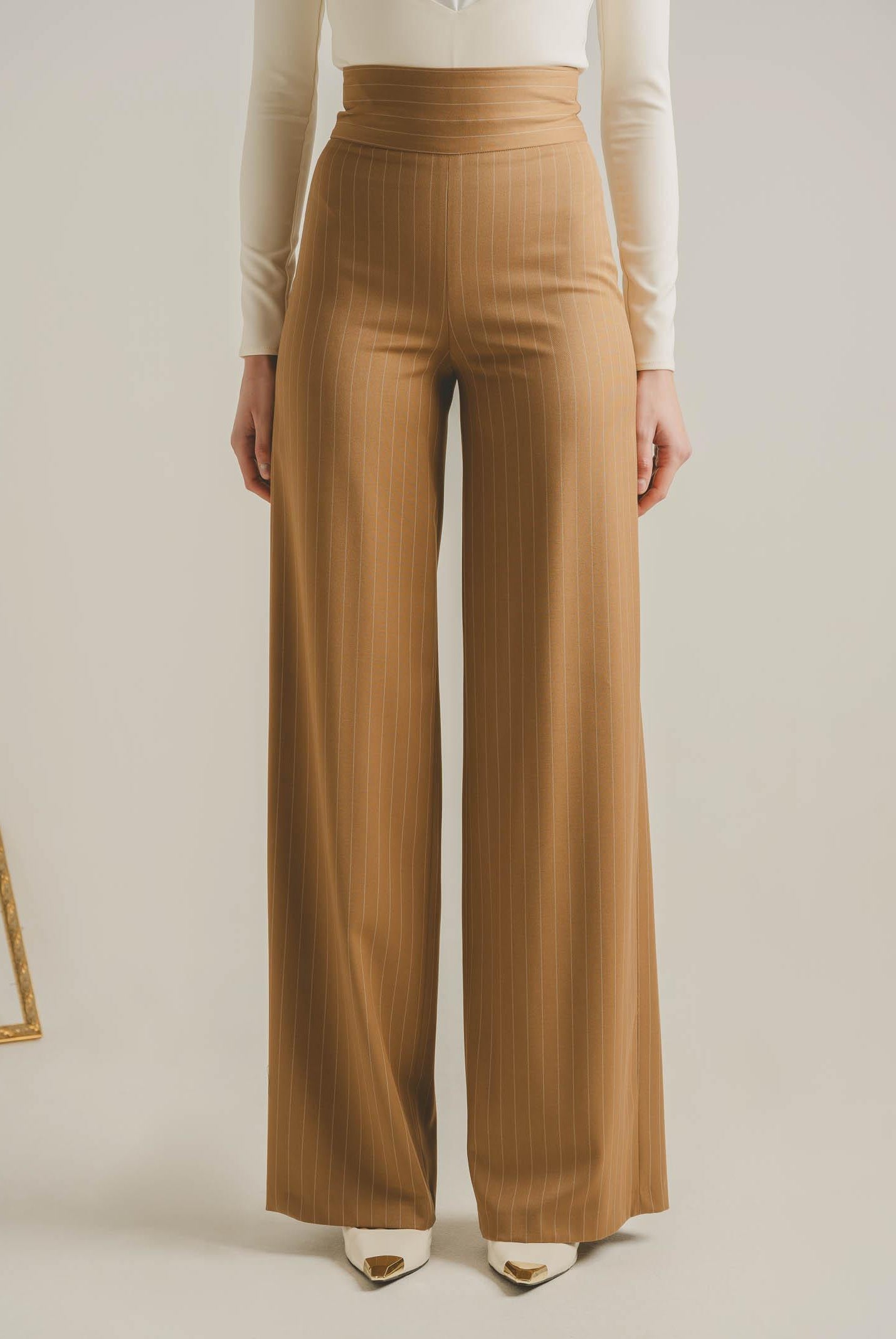 SANTAS Pantalone elegante POUVOIR color miele da donna con micro gessatura PV2626 MI SANTAS