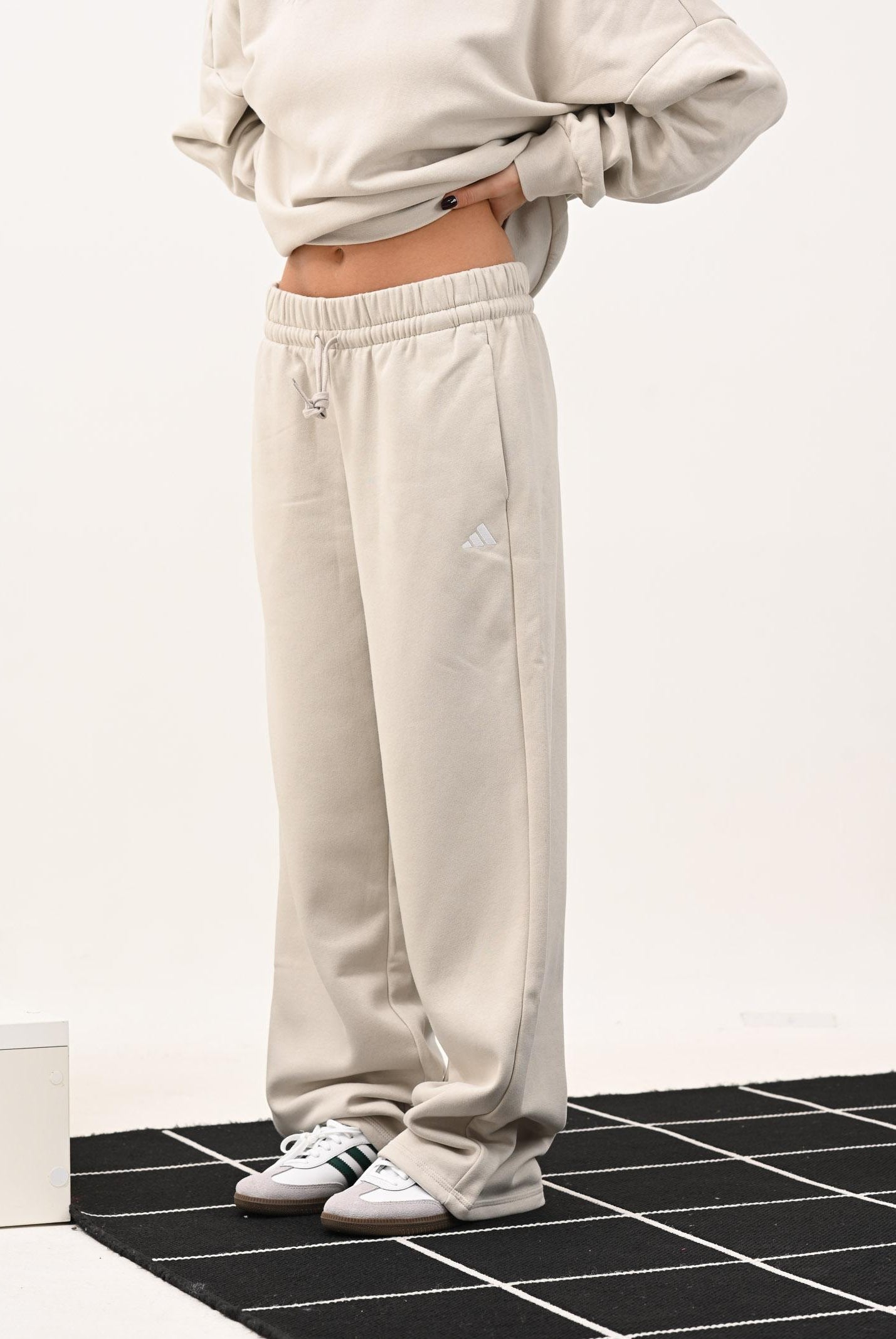 ADIDAS PERFORMANCE Pantalone sportivo Essentials Small Logo Feel Cozy beige da donna JC5922 . ADIDAS PERFORMANCE