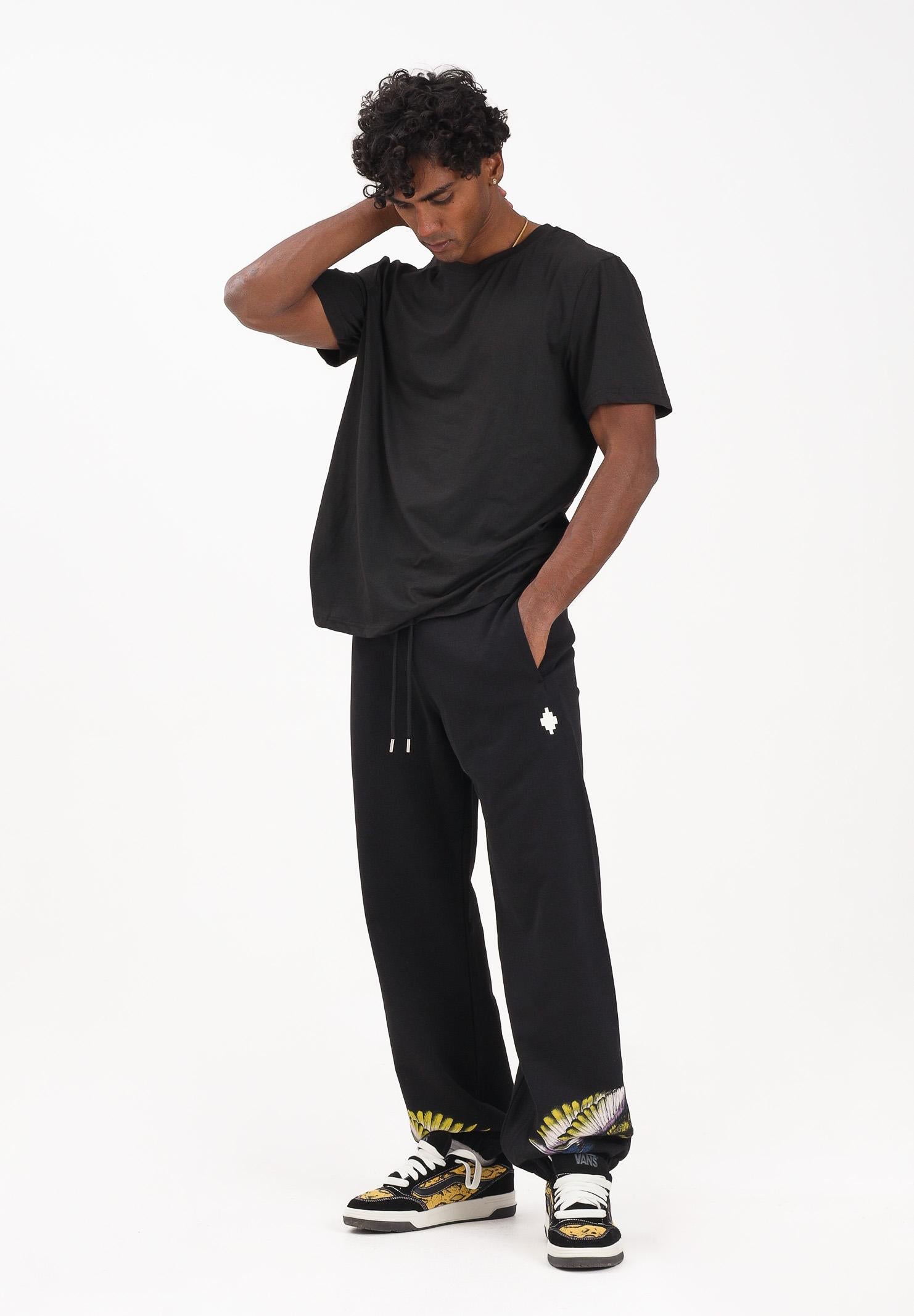 MARCELO BURLON COUNTY OF MILAN Pantalone sportivo nero da uomo con stampa F5CAMAFP060 110 MARCELO BURLON COUNTY OF MILAN