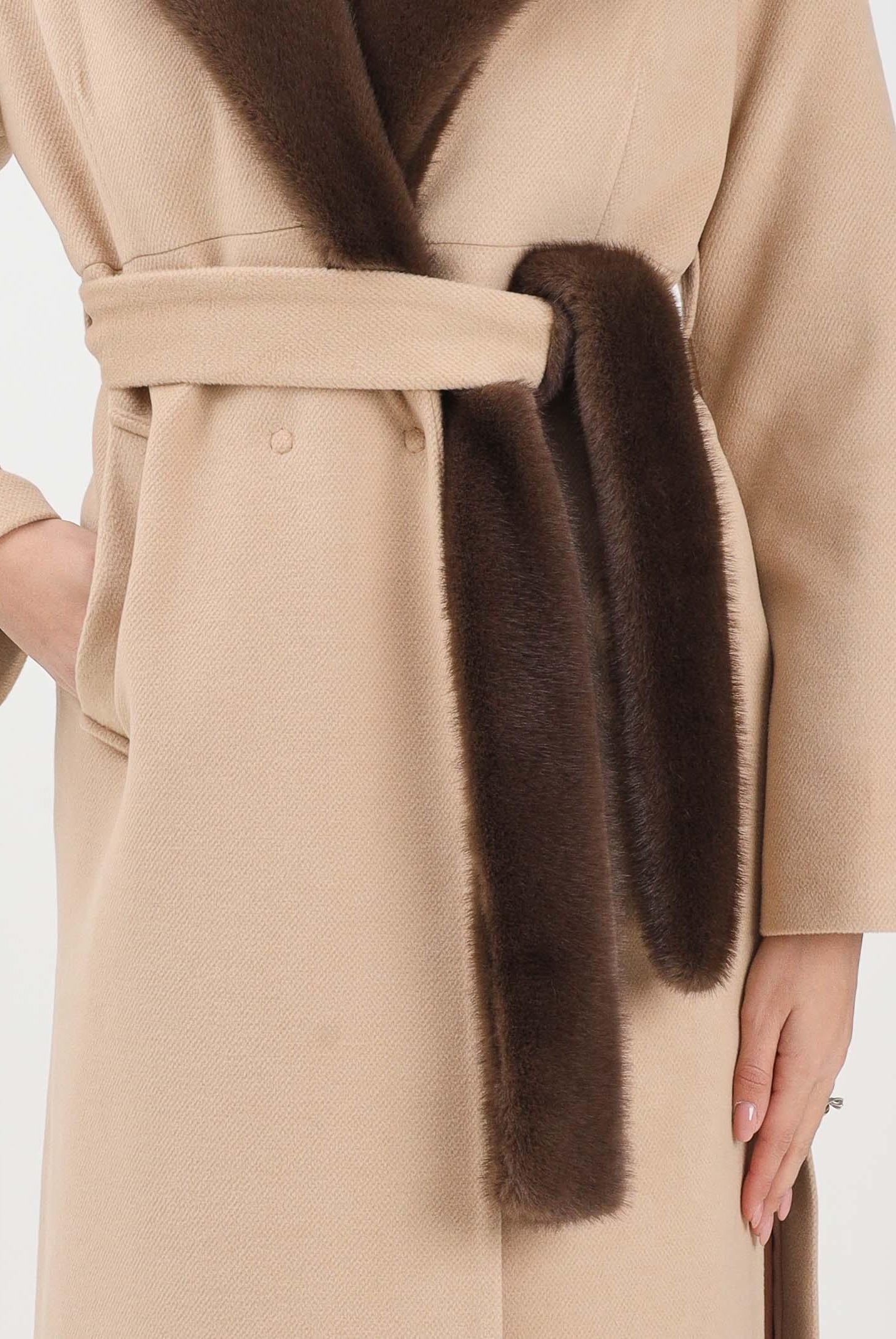 YES LONDON Cappotto beige da donna con dettagli in vera pelliccia CD1221 CA YES LONDON