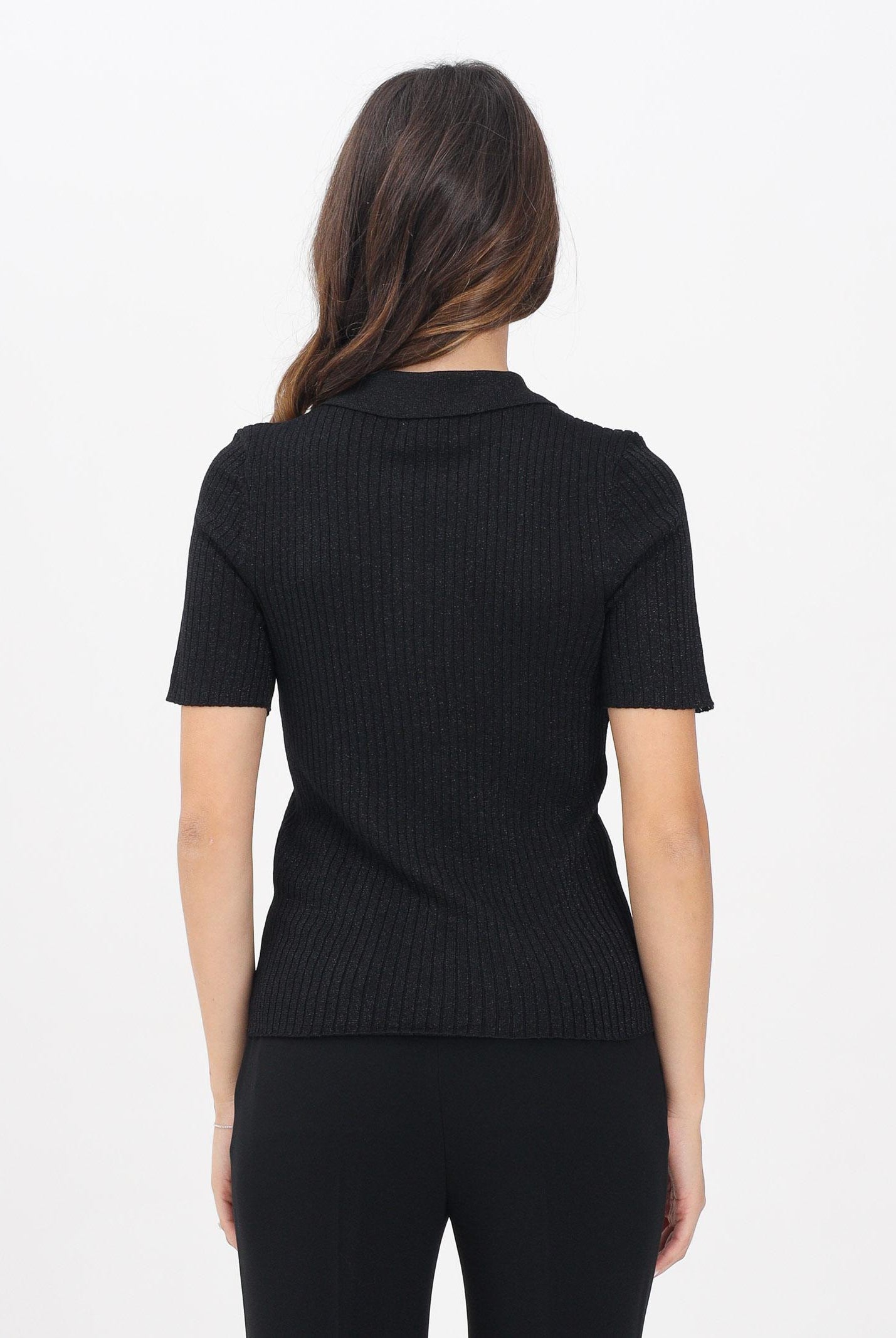 JDY Polo nera da donna realizzata in una maglia a costine sottili con un tocco di filato lamé 15354078 Black JDY