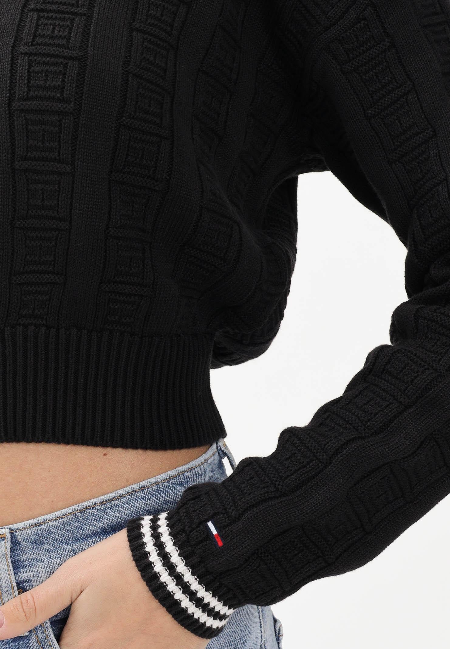 TOMMY JEANS Maglioncino girocollo nero da donna con logo all-over DW0DW22025 BDS TOMMY JEANS
