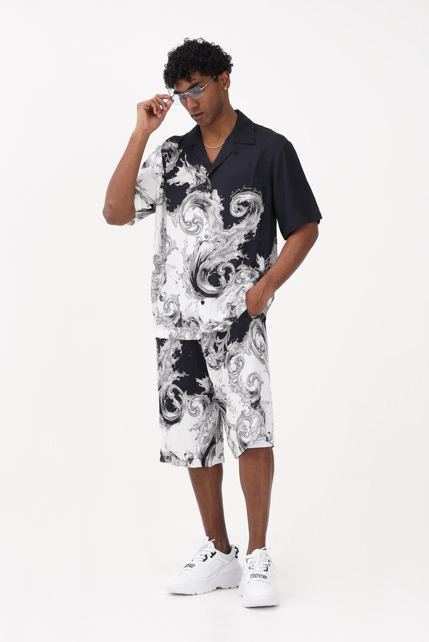 VERSACE JEANS COUTURE Camicia a manica corta nera da uomo con stampa "Wave Couture" 80GAL2BBNS786 V22 VERSACE JEANS COUTURE