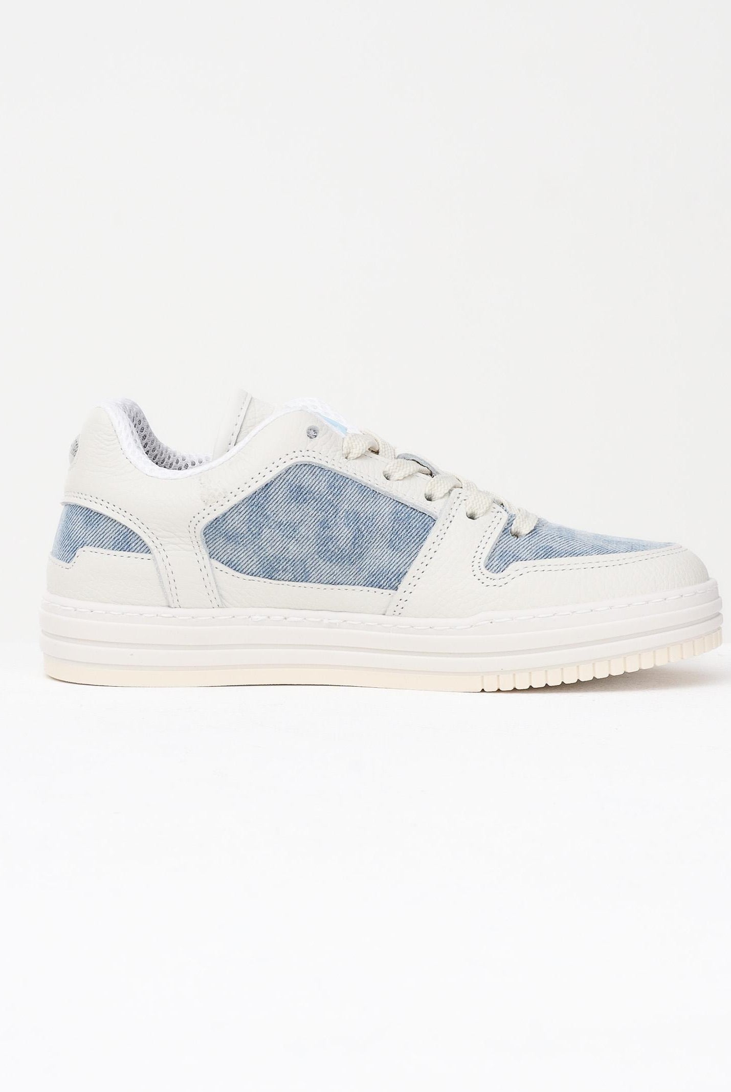 GCDS Sneakers panna da uomo con inserti in denim chiaro GCU1011 460 GCDS