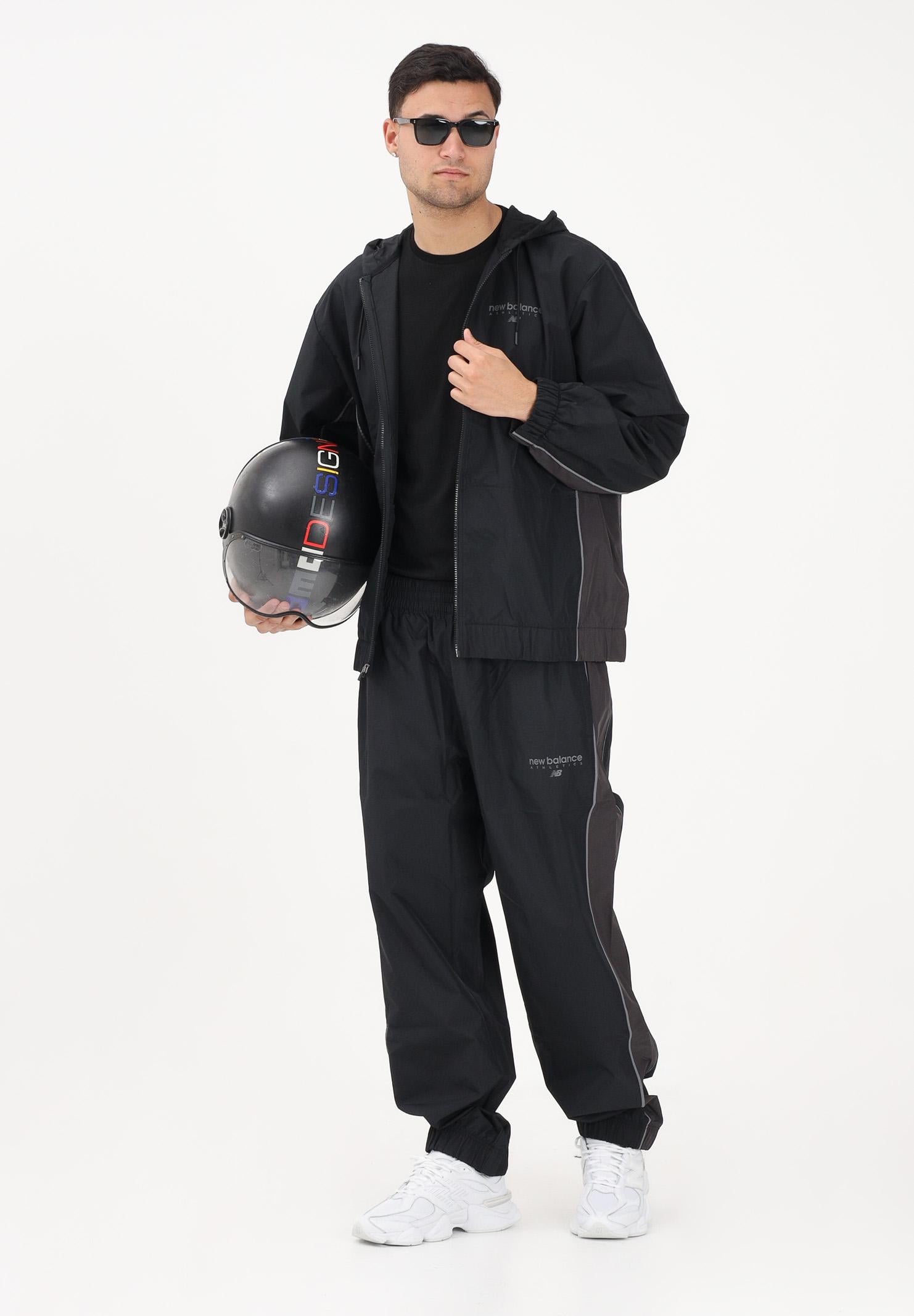 NEW BALANCE Giacca a vento Trackside nera da uomo MJ61A4P8BK . NEW BALANCE