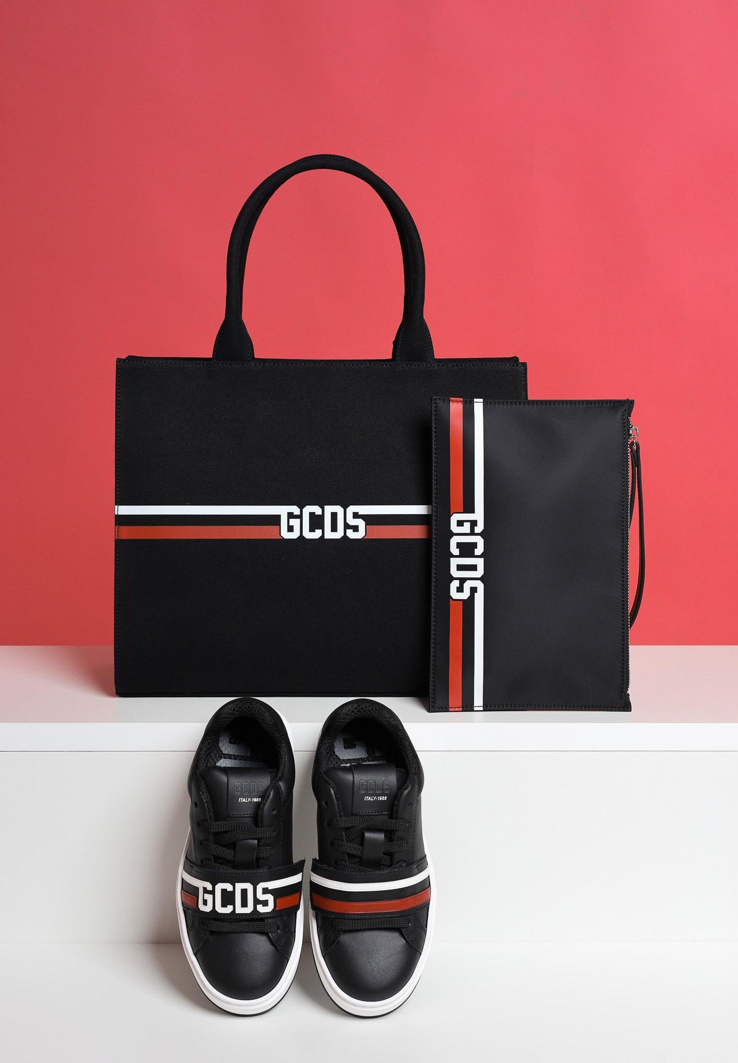 GCDS Shopper nera da donna con logo GCDSEM001 99 GCDS