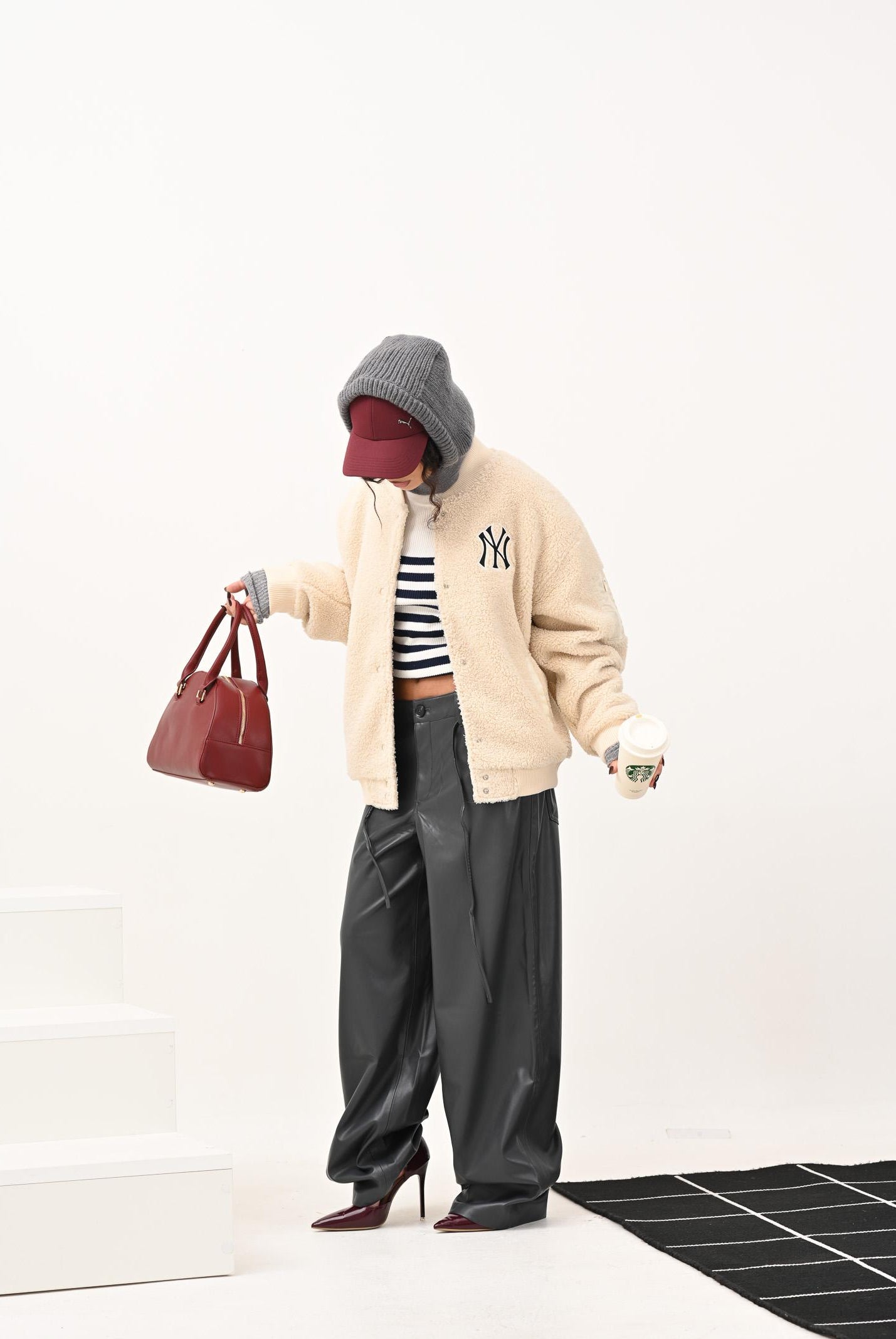 NEW ERA Bomber New York Yankees MLB Sherpa beige da donna 60684447 NEW ERA