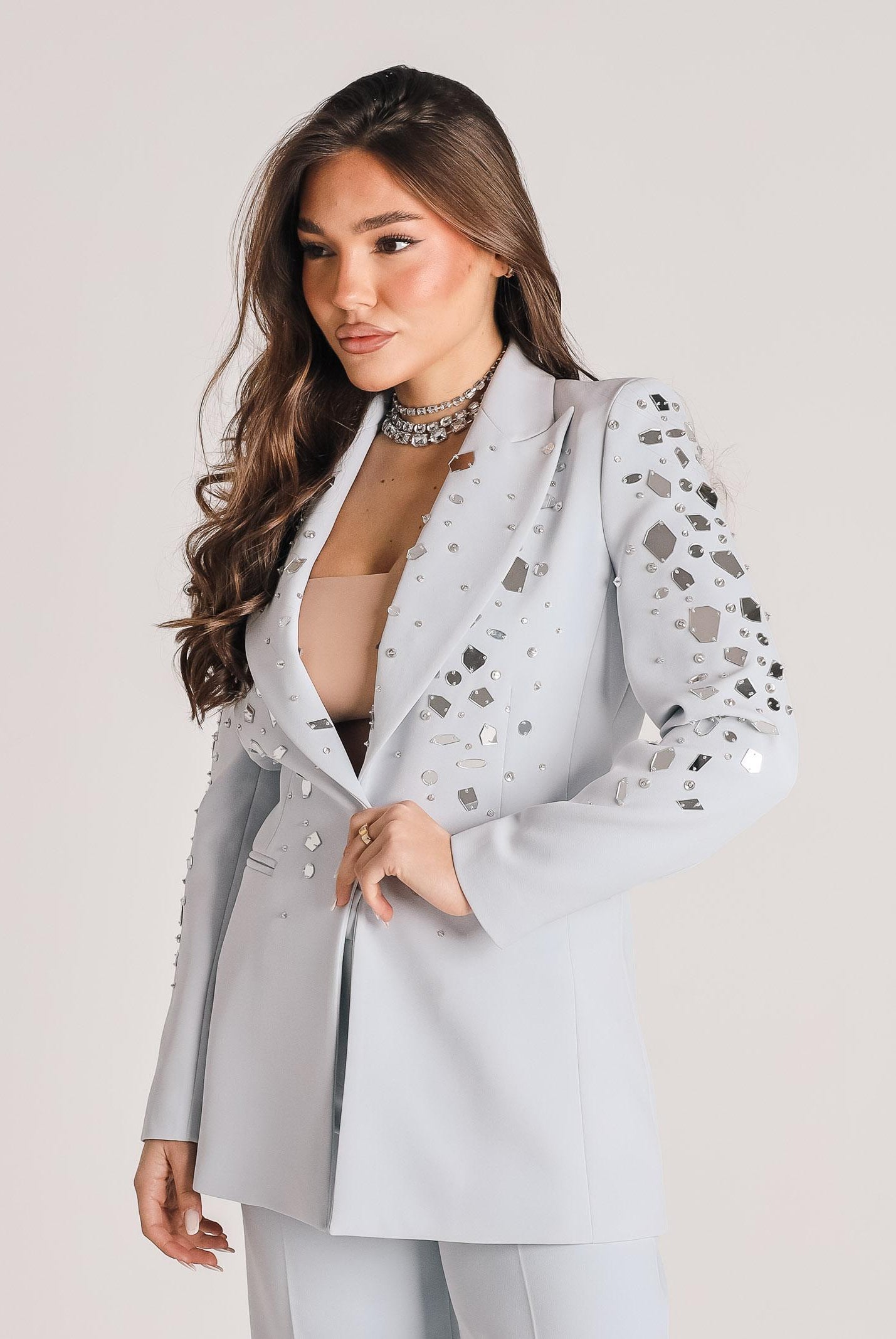 ALMA SANCHEZ Giacca Macna polvere da donna con applicazioni gioiello AS26001TC PO ALMA SANCHEZ