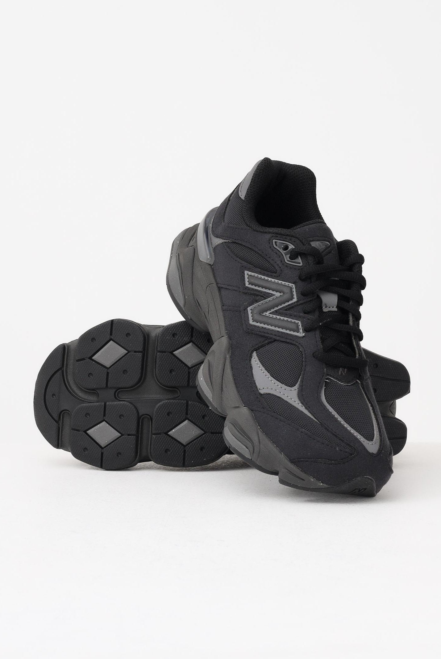 NEW BALANCE Sneakers 9060 Lace nere per uomo e donna G90602QL . NEW BALANCE