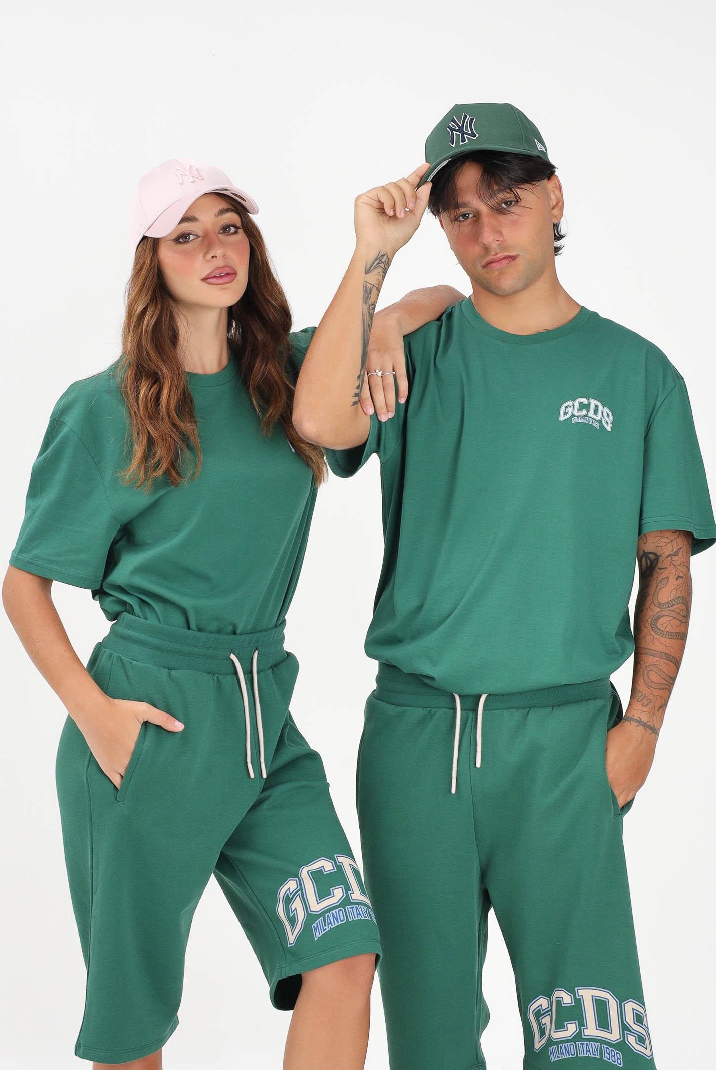 GCDS T-shirt a manica corta verde per uomo e donna con stampa logo C1MEQC041J104 883G GCDS