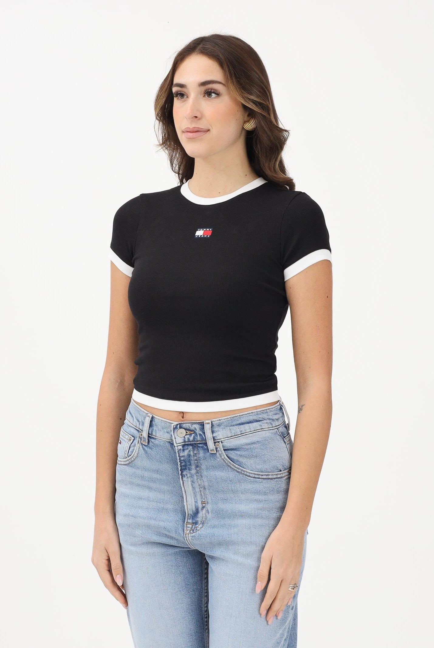 TOMMY JEANS T-shirt a manica corta nera da donna con logo e finiture a contrasto DW0DW22575 BDS TOMMY JEANS
