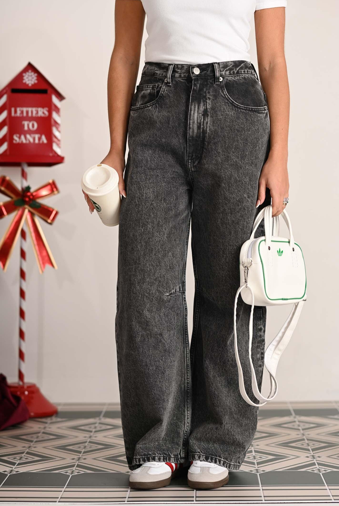 MAISON MARGIELA Jeans per donna, ragazzi e bambini in denim nero con leggere sfumature M60844MM06D M602 MAISON MARGIELA