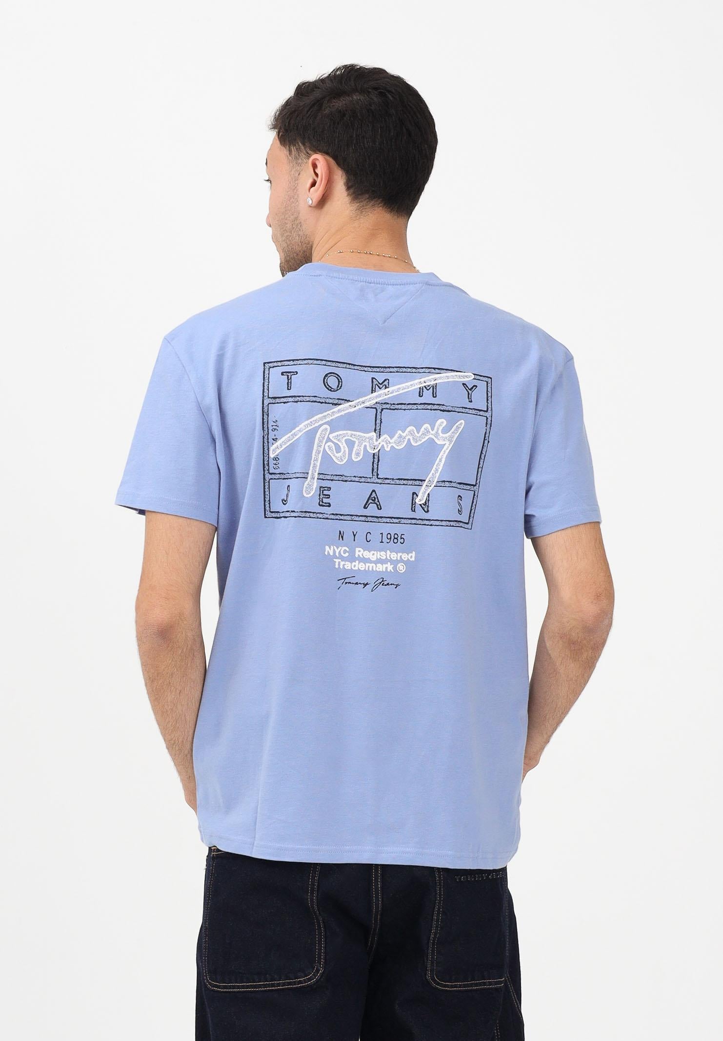 TOMMY JEANS T-shirt a manica corta Signature azzurro polvere da uomo DM0DM22319 C5X TOMMY JEANS