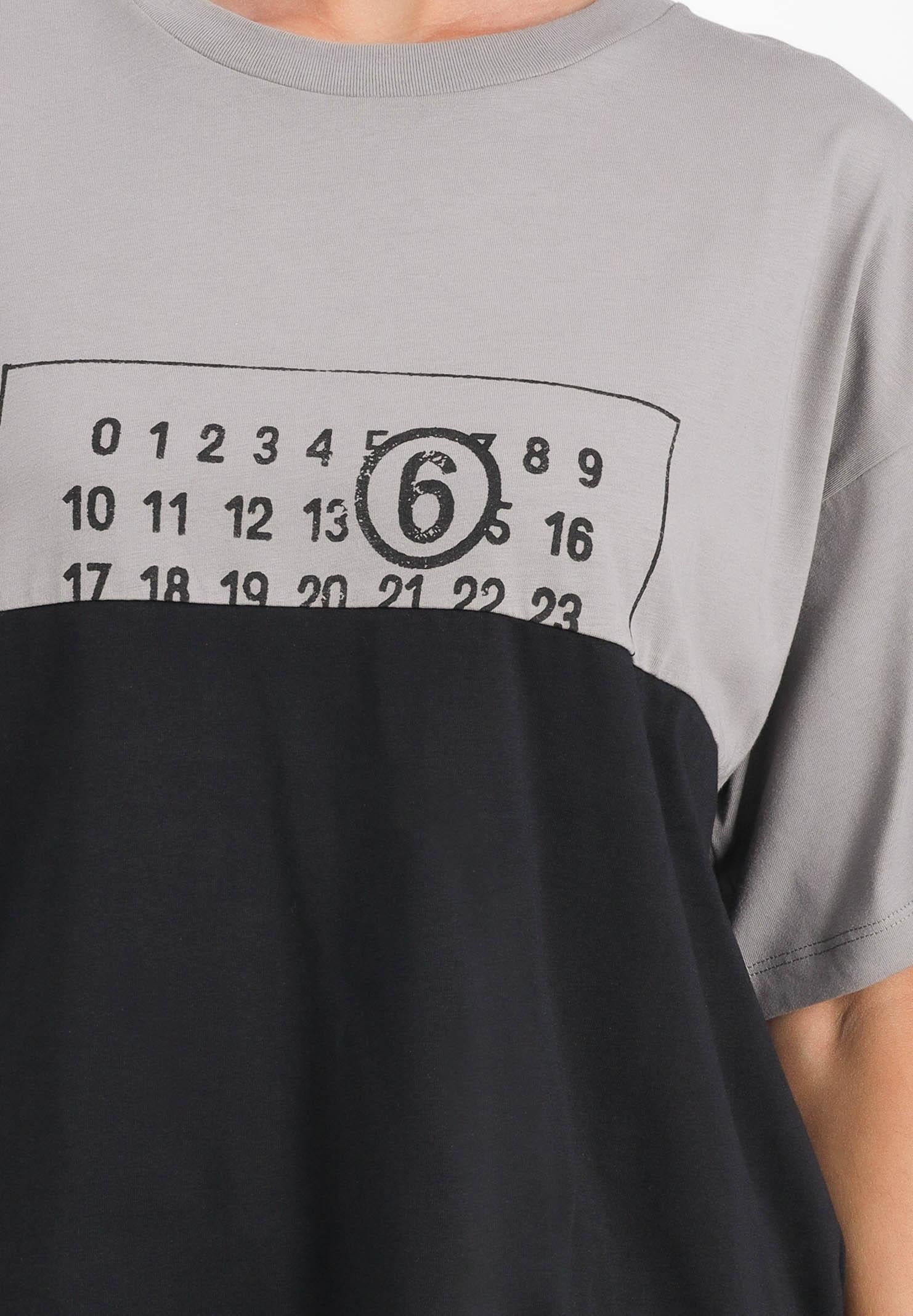 MAISON MARGIELA T-shirt a manica corta nera e grigia per donna, ragazzi e bambini caratterizzata da una costruzione re-cut M60876MM04I M6C37 MAISON MARGIELA