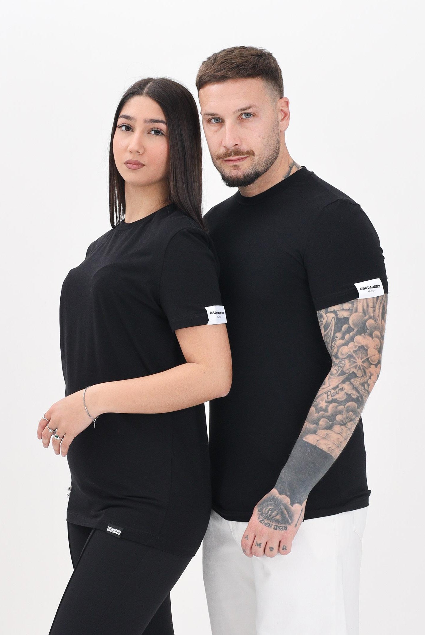 DSQUARED2 T-shirt a manica corta nera per uomo e donna con patch logo D9M205720 001 DSQUARED2