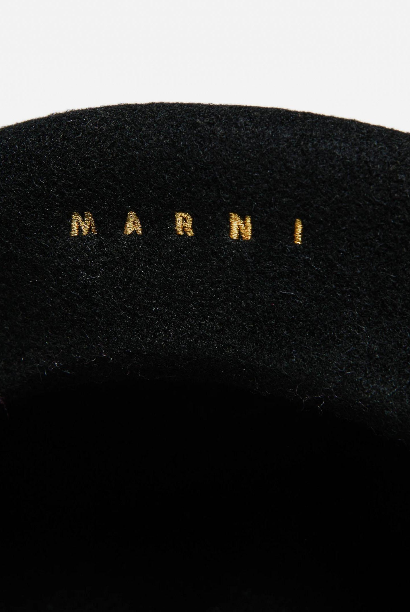 MARNI Basco nero da donna in misto lana con logo M01641M00W0 0M900 MARNI