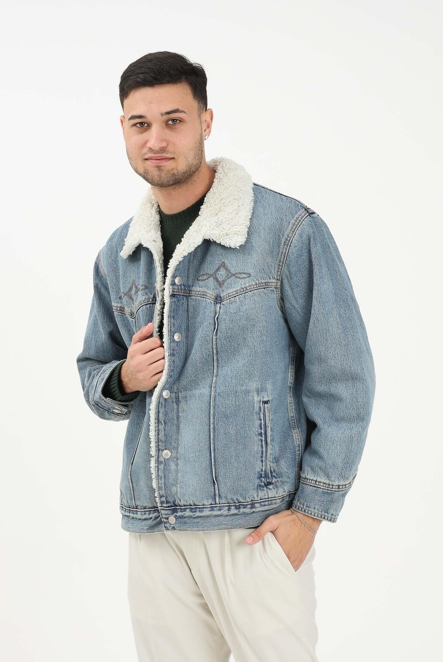 LEVI'S® Montone Western Sherpa Trucker in denim chiaro da uomo 002WX-0001 . LEVI'S®