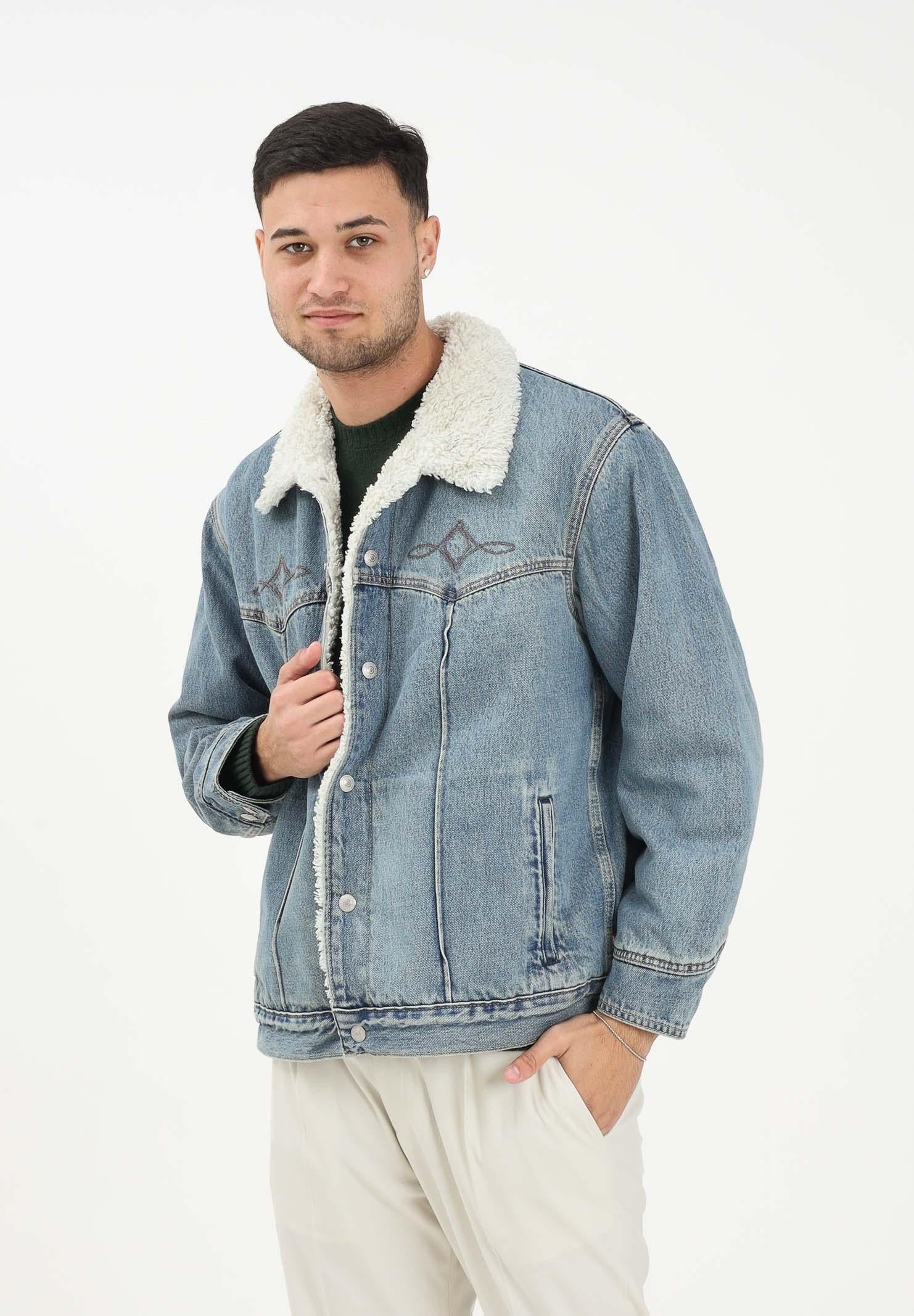 LEVI'S® Montone Western Sherpa Trucker in denim chiaro da uomo 002WX-0001 . LEVI'S®