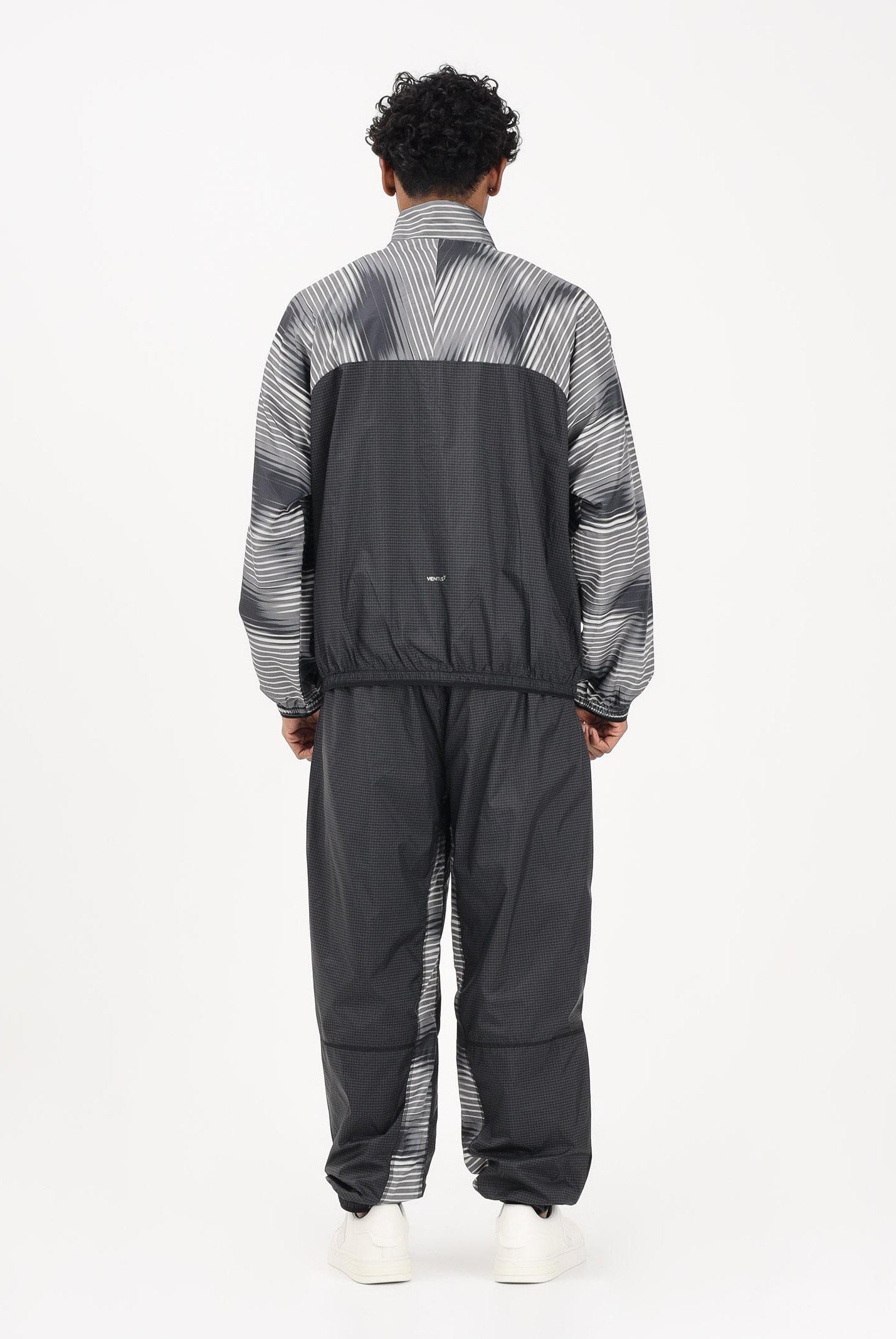 EA7 Tuta nera da uomo impreziosita da stampa di collezione 7M001384AF21521 UC001 EA7