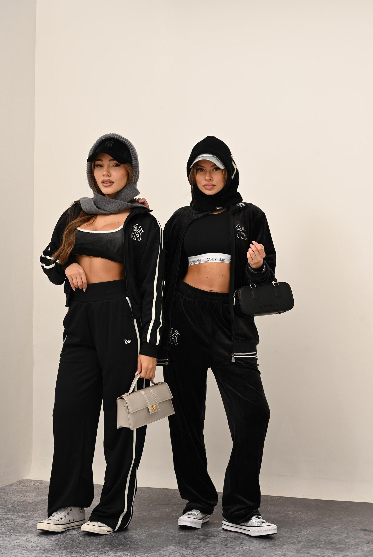 NEW ERA Felpa con zip New York Yankees MLB Midi Logo nera da donna 60684425 . NEW ERA