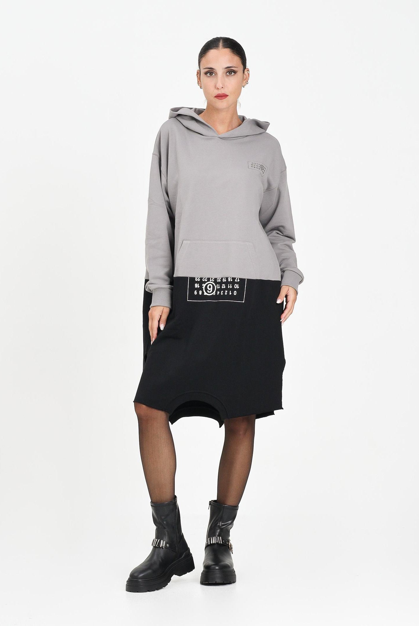 MAISON MARGIELA Abito maxi felpa grigia e nera per donna e ragazze dallo stile re-cut MM6 M60852MM04H M6C37 MAISON MARGIELA