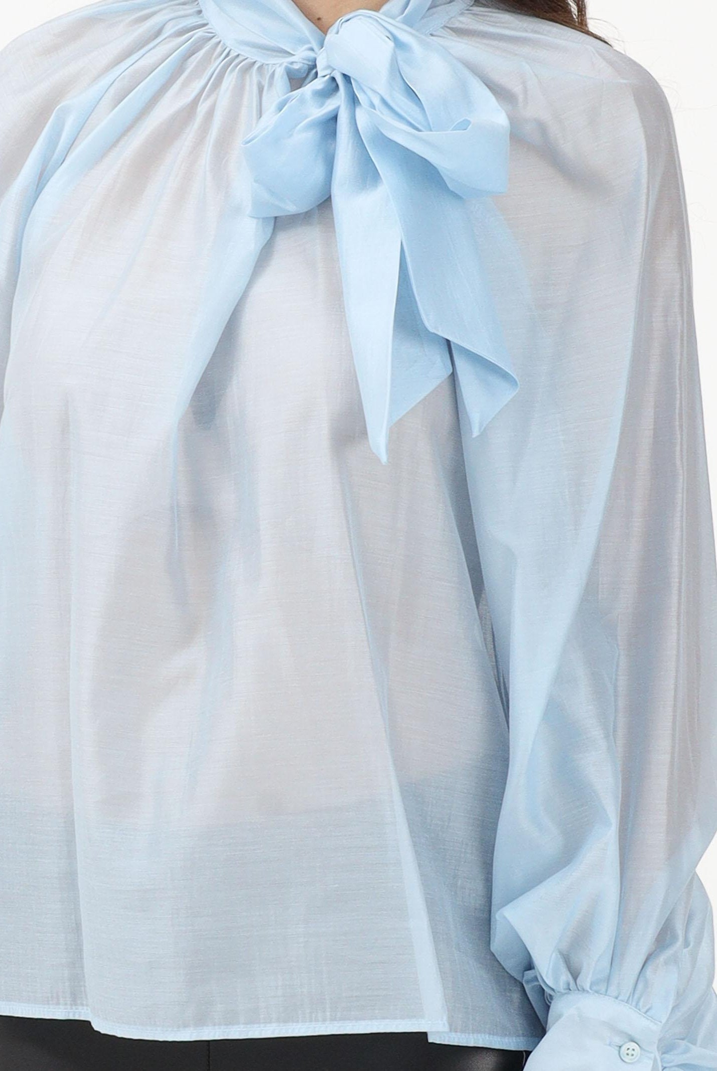 VICOLO Blusa celeste da donna con fiocco TF0488 CE VICOLO