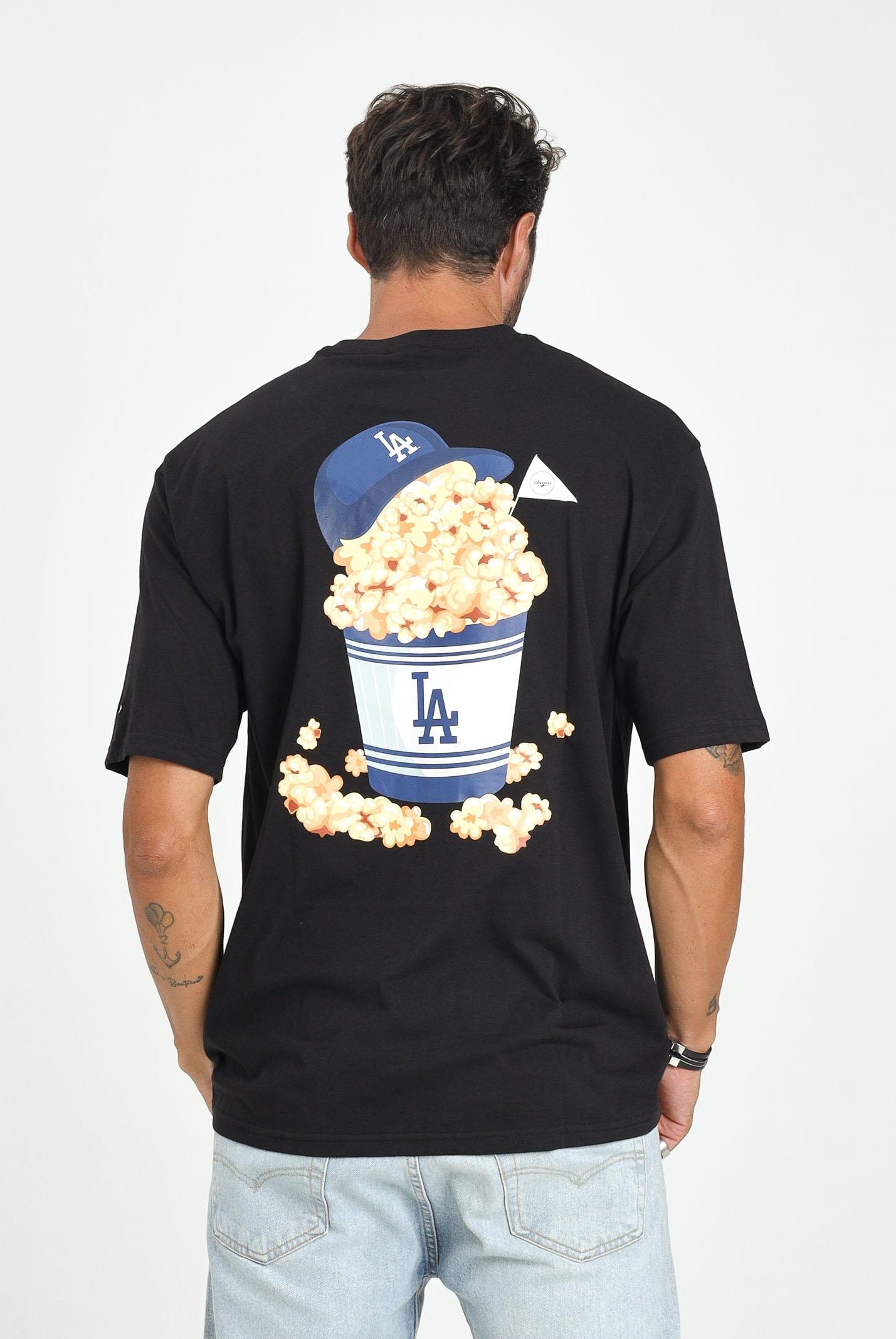NEW ERA T-shirt a manica corta Oversized LA Dodgers MLB Food Graphic nera da uomo 60684280 . NEW ERA