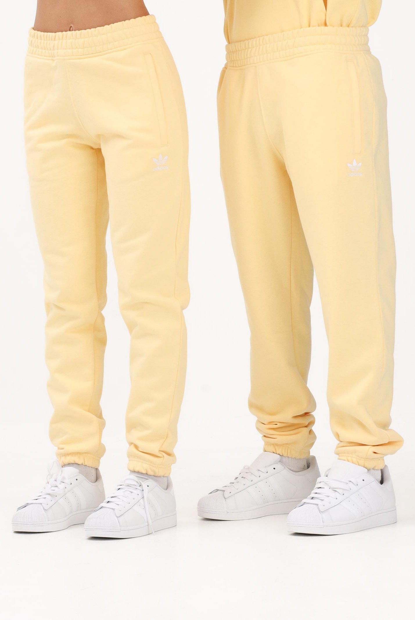 ADIDAS ORIGINALS Pantalone sportivo TREFOIL ESSENTIALS giallo per uomo e donna KE1159 . ADIDAS ORIGINALS