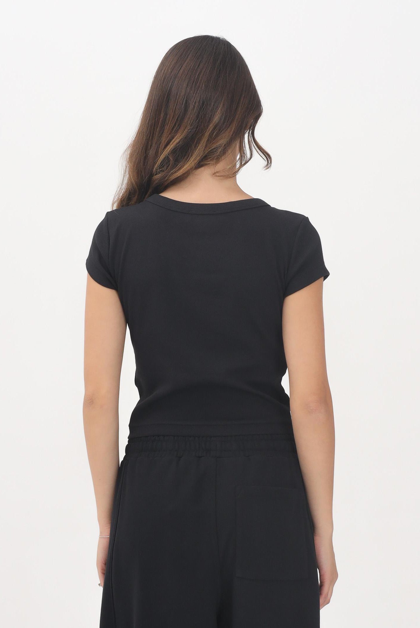 CALVIN KLEIN JEANS T-shirt a manica corta nera da donna con logo LV047C200GUB1 . CALVIN KLEIN JEANS