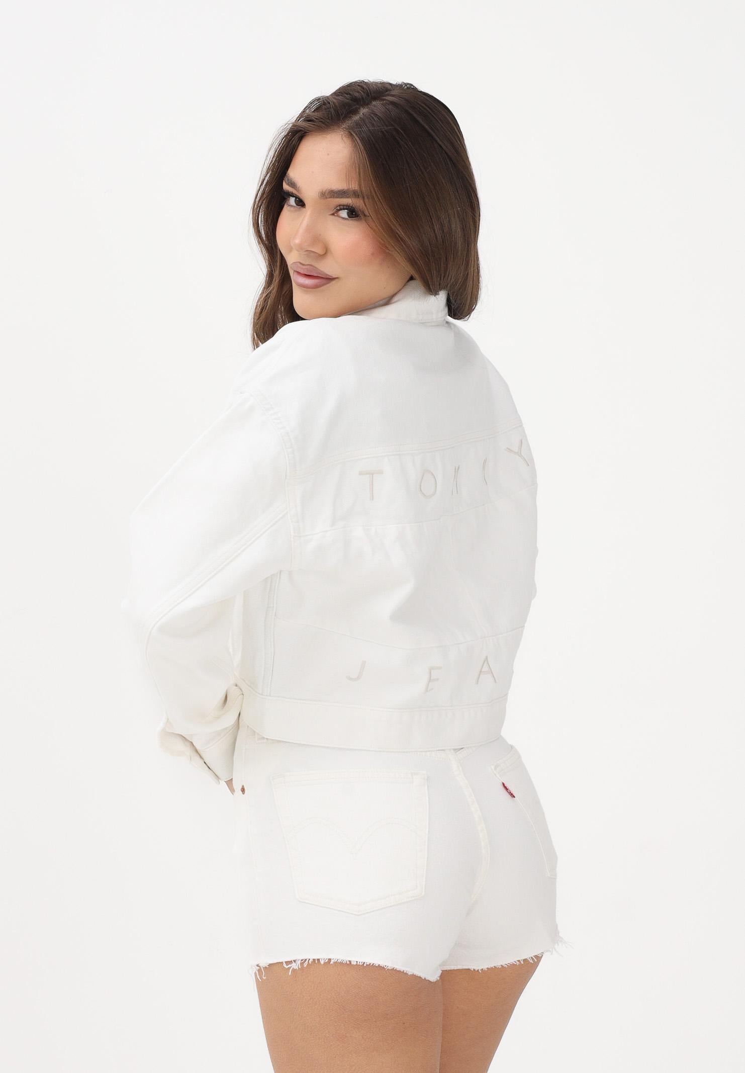 TOMMY JEANS Giubbotto in denim bianco da donna con logo sul retro DW0DW21979 1D0 TOMMY JEANS