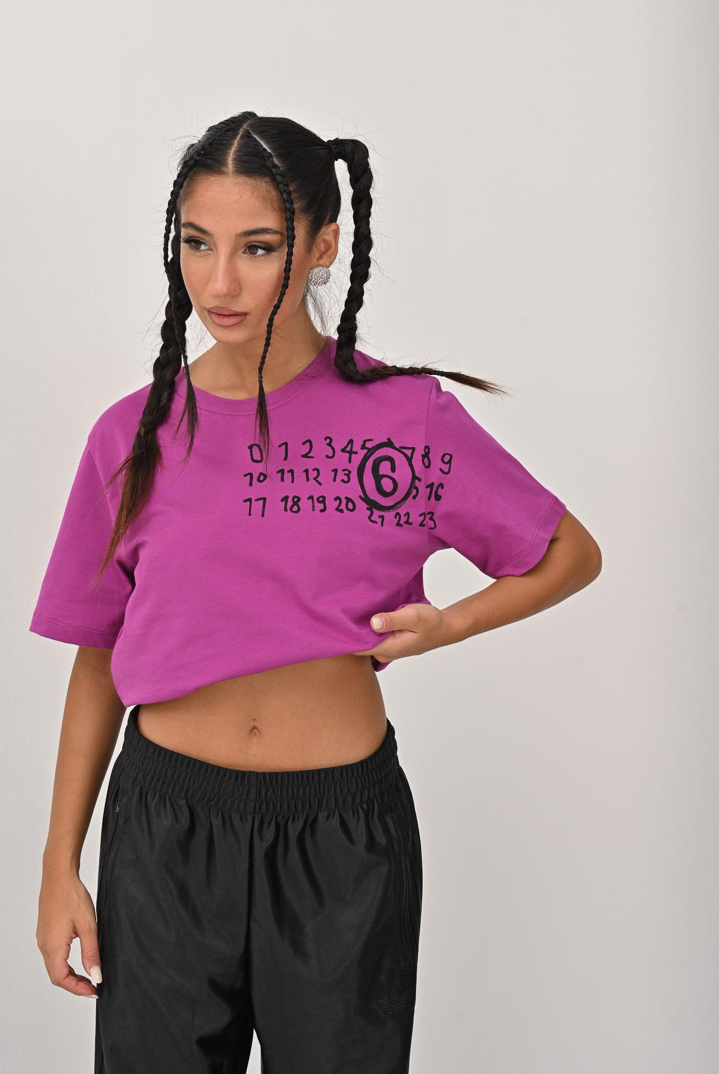 MAISON MARGIELA T-shirt a manica corta color prugna per donna, ragazzi e bambini arricchita da un logo Hand Written M60897MM02Y M6602 MAISON MARGIELA