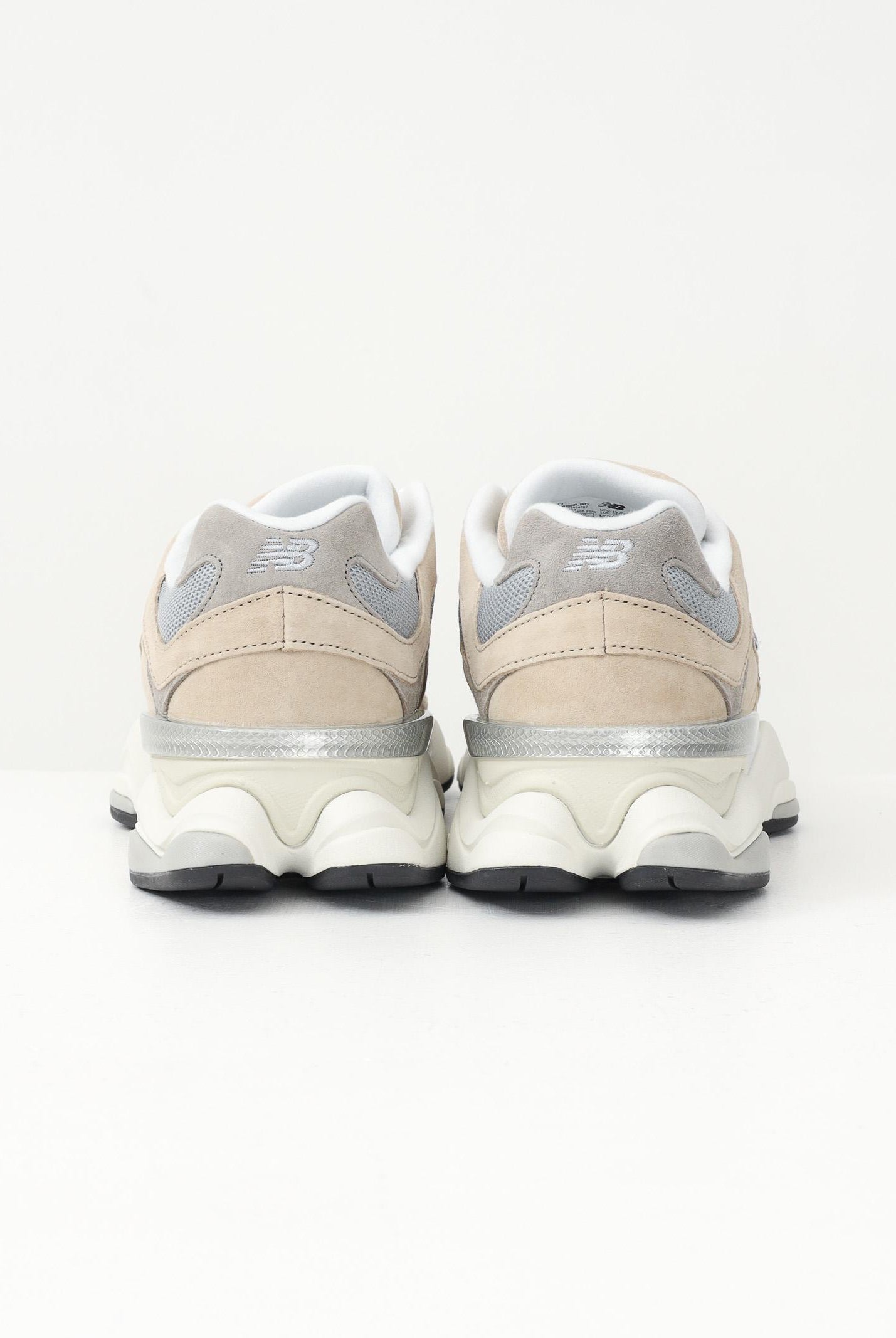 NEW BALANCE Sneakers 9060 beige da uomo U9060LBD . NEW BALANCE