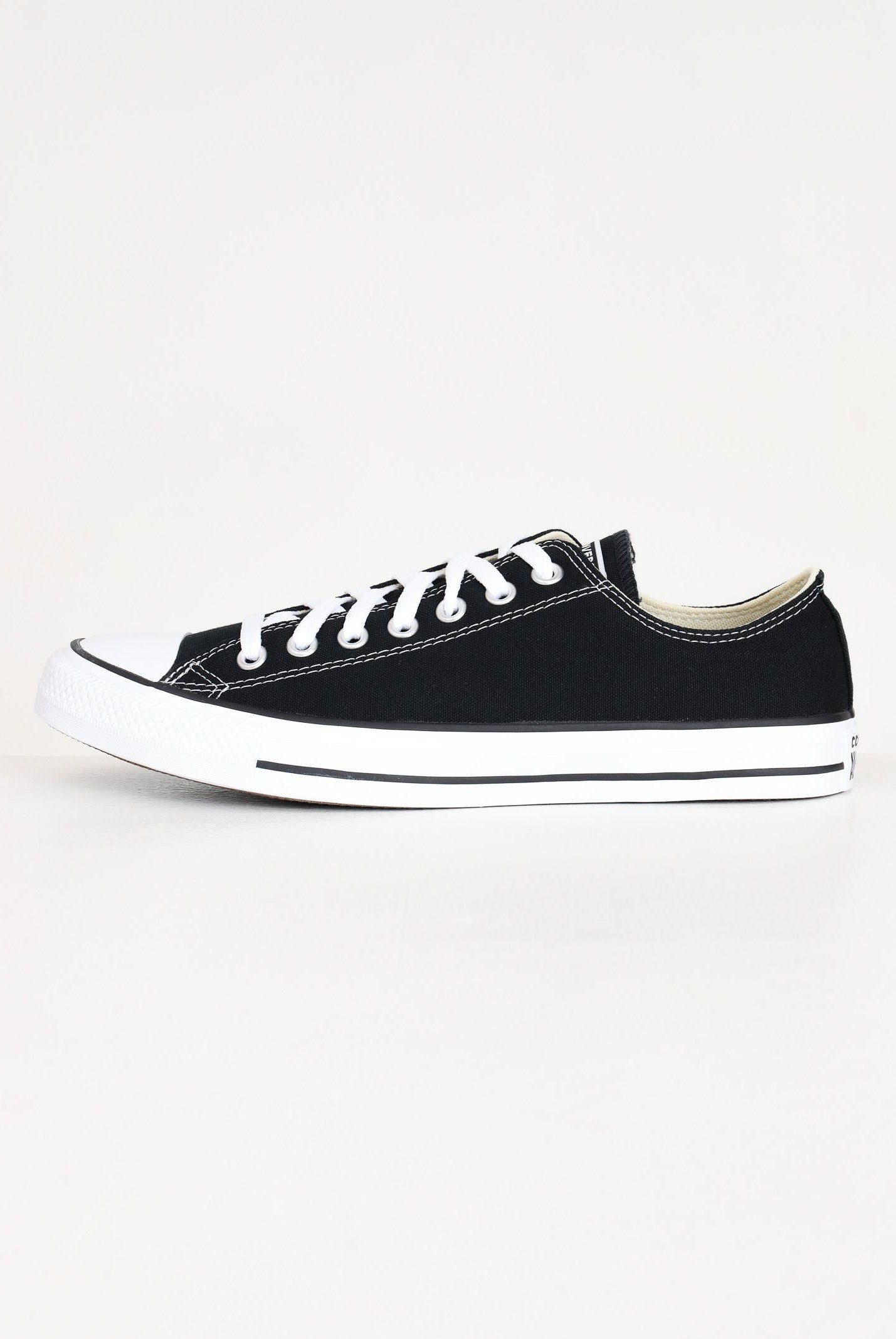 CONVERSE Sneakers CHUCK TAYLOR ALL STAR CLASSIC nere per uomo e donna M9166C  CONVERSE