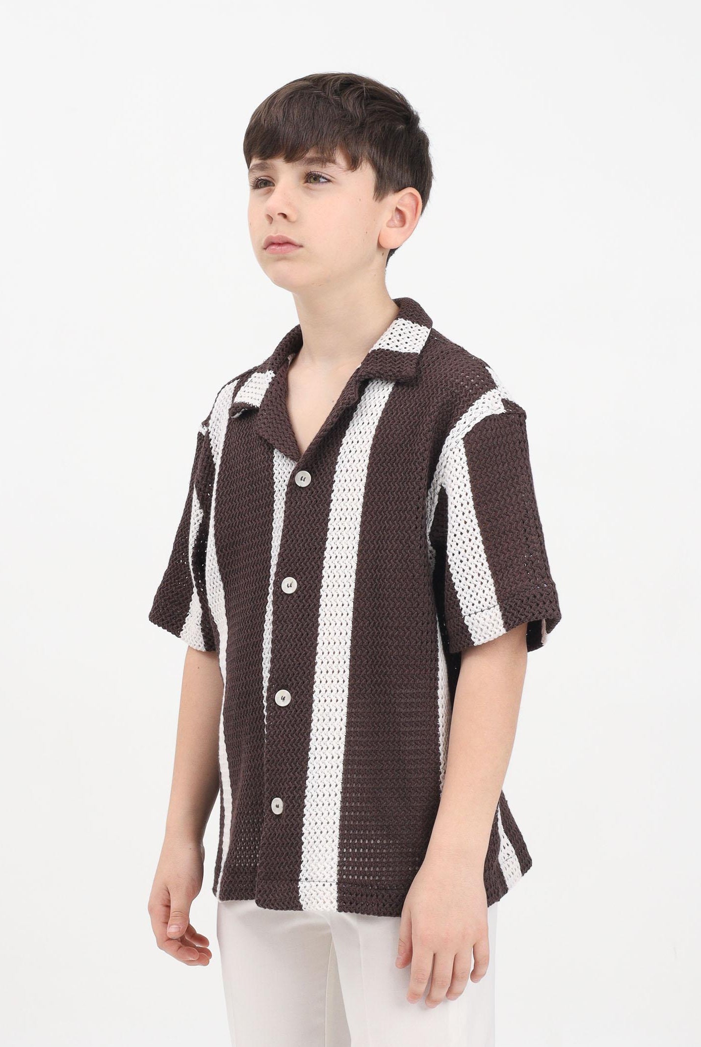 I'M BRIAN Camicia a maniche corte da bambino realizzata in maglia con motivo a righe marroni e panna CA3280J 020 I'M BRIAN