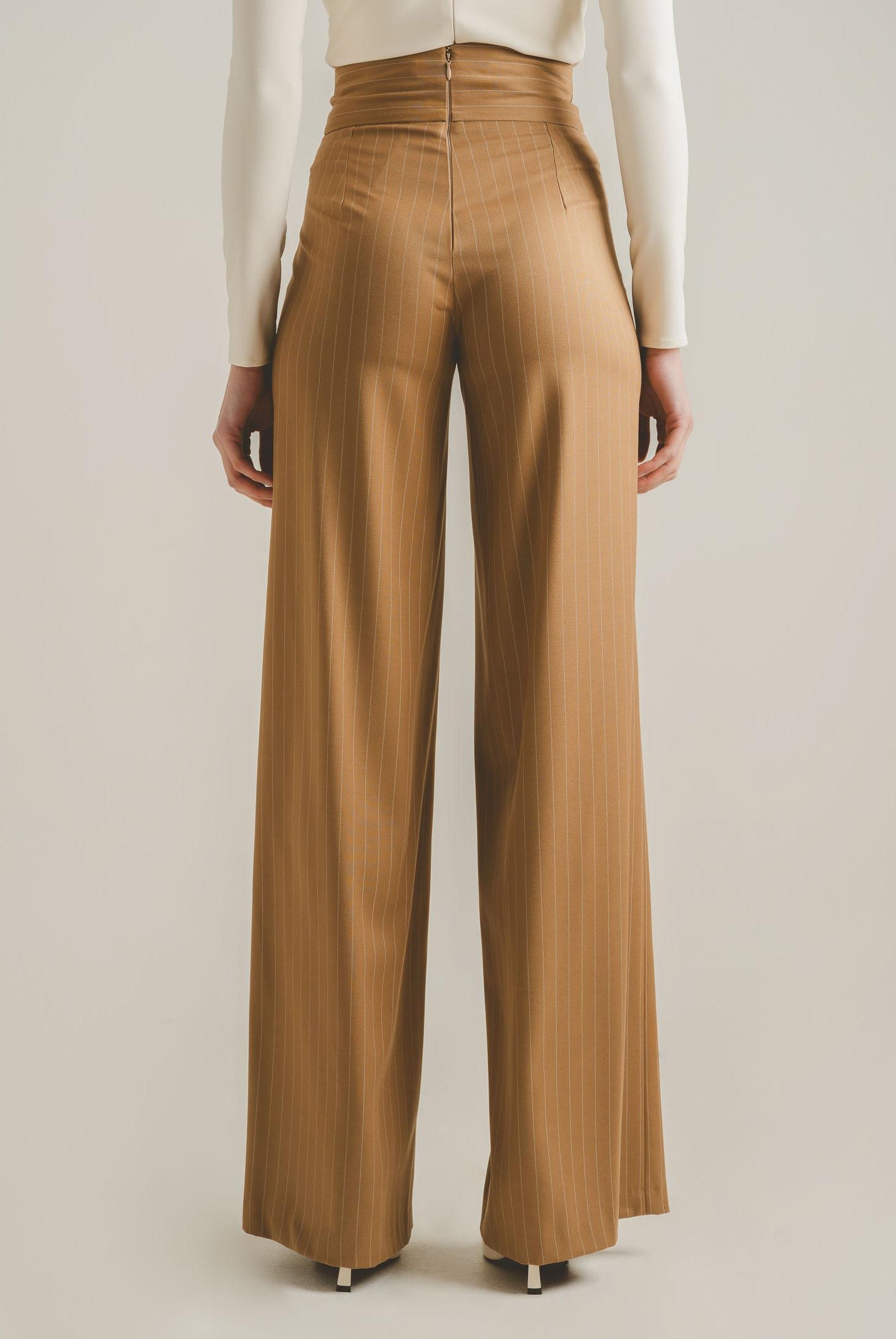 SANTAS Pantalone elegante POUVOIR color miele da donna con micro gessatura PV2626 MI SANTAS