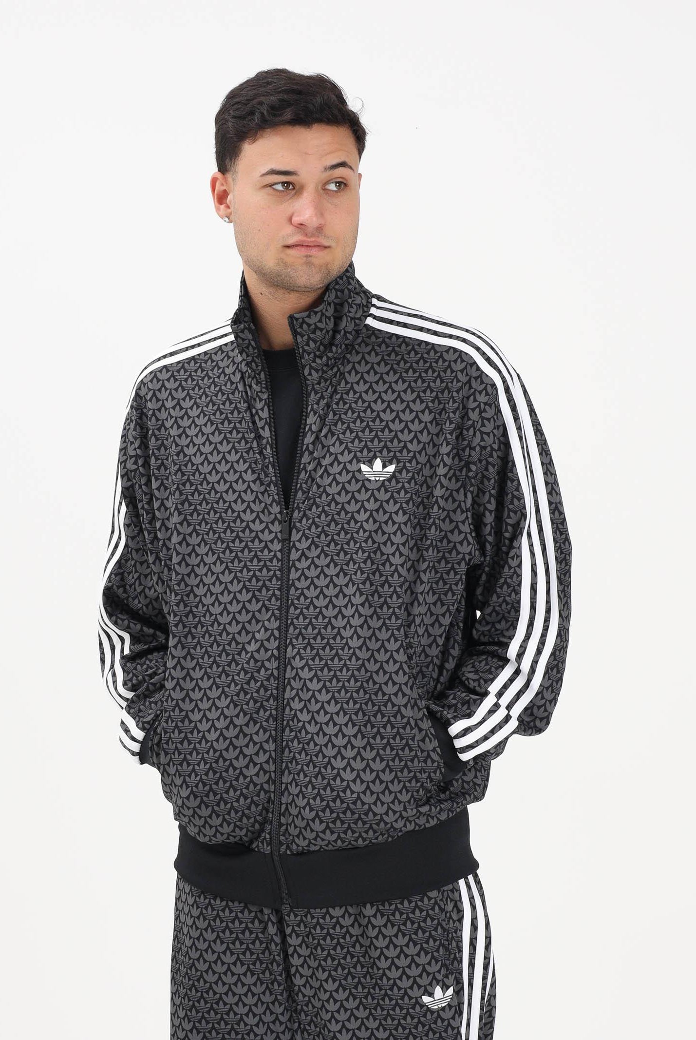 ADIDAS ORIGINALS Felpa con zip Loose Firebird Monogram nera da uomo KC9158 . ADIDAS ORIGINALS