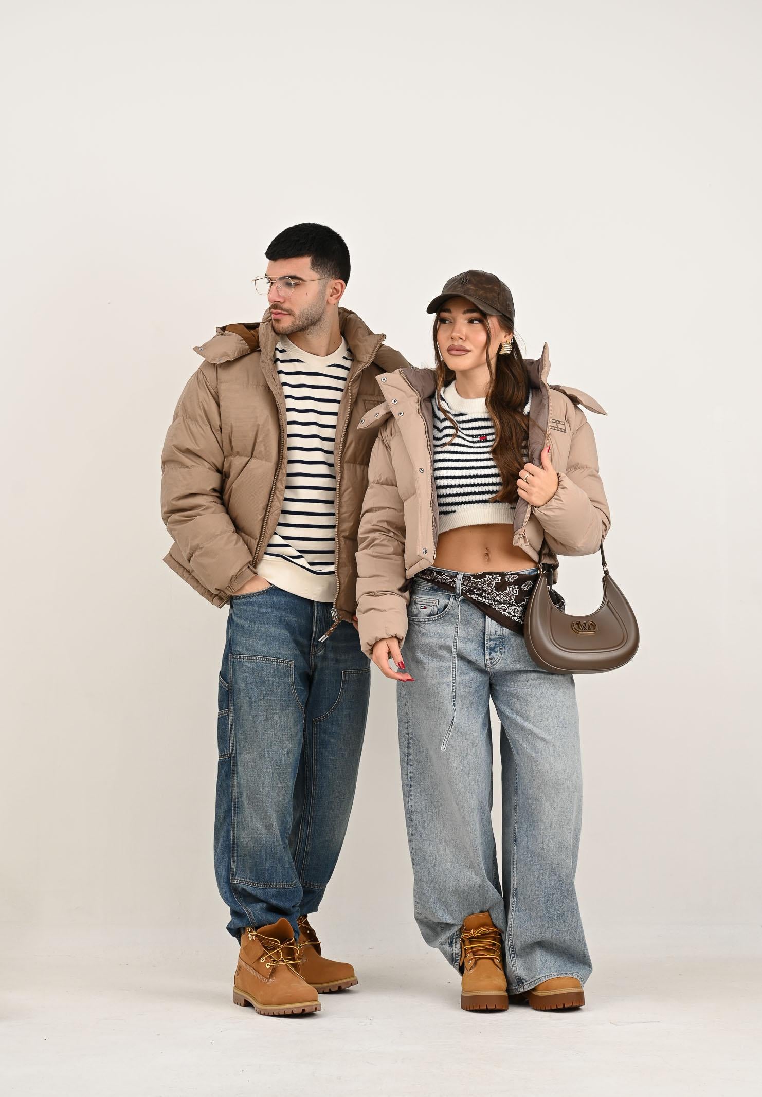 TOMMY JEANS Piumino beige da donna con logo DW0DW21624GUQ TOMMY JEANS