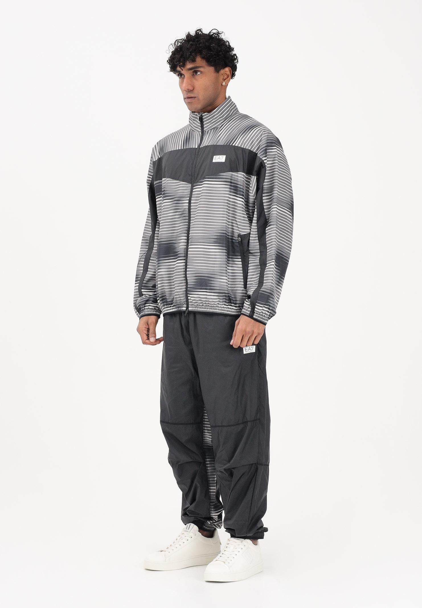 EA7 Tuta nera da uomo impreziosita da stampa di collezione 7M001384AF21521 UC001 EA7