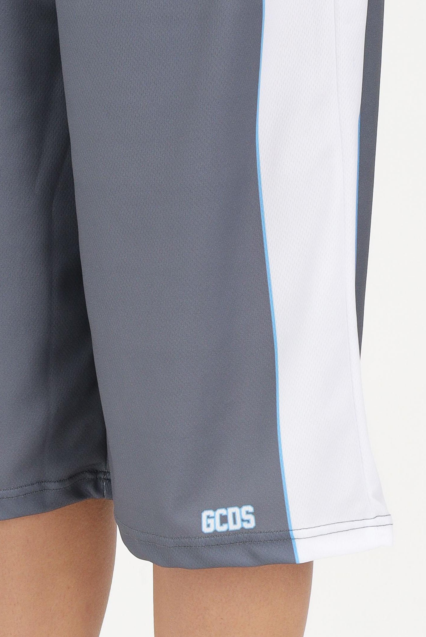 GCDS Shorts grigio per donna, ragazzi e bambini con logo C1BJQL707J338 955A GCDS
