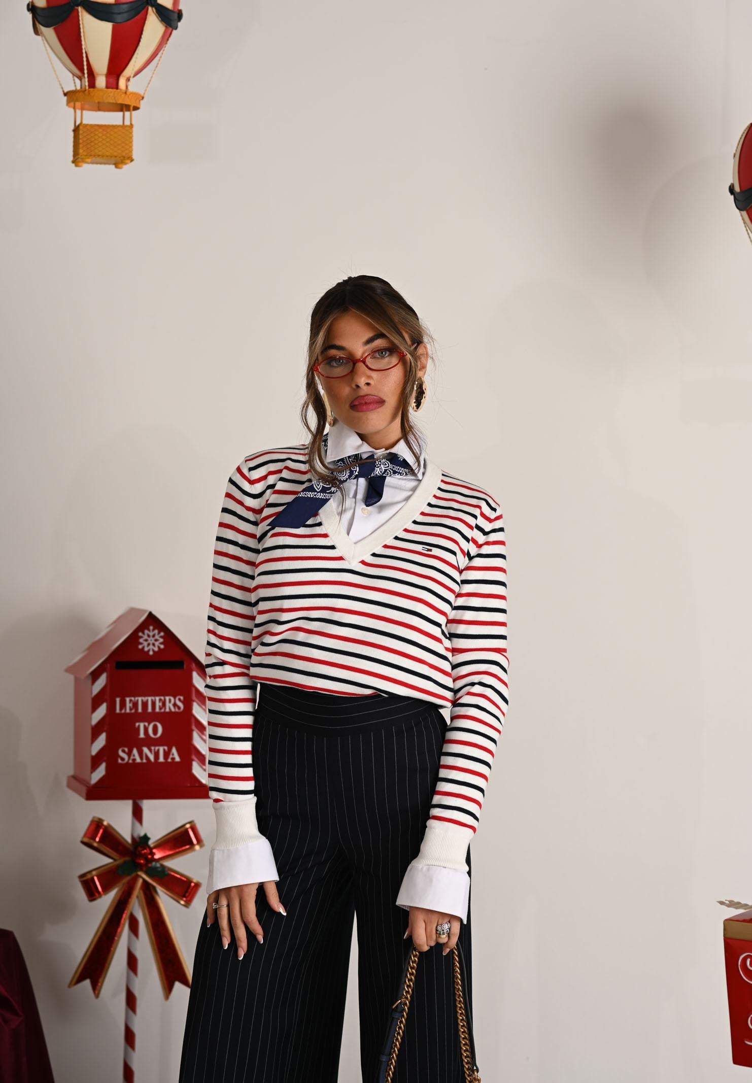 TOMMY JEANS Maglioncino bianco da donna con motivo a righe DW0DW198880FG . TOMMY JEANS