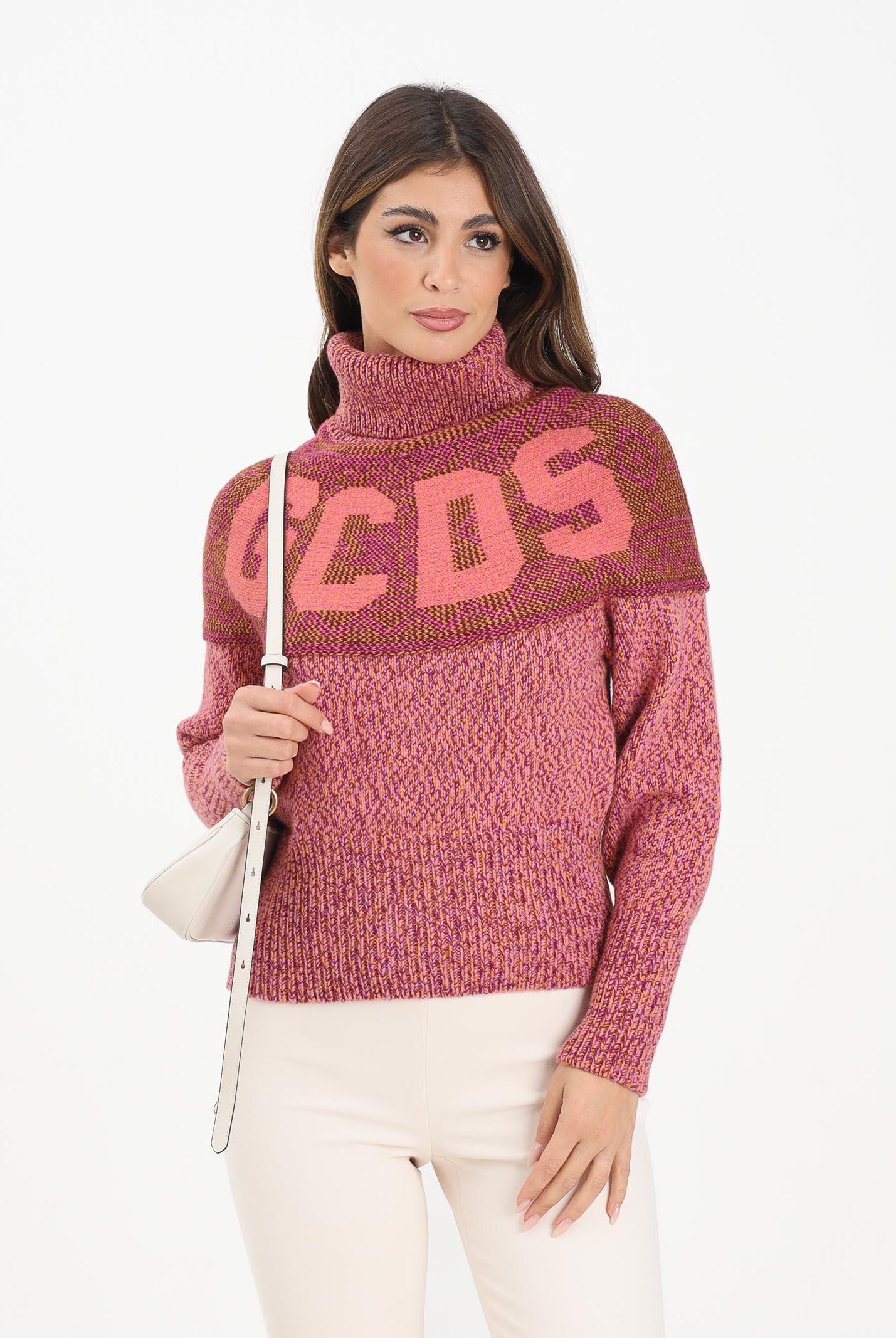 GCDS Maglione a collo alto rosa da donna con intarsio logo GCDS B2CW1603KJ3 42 GCDS