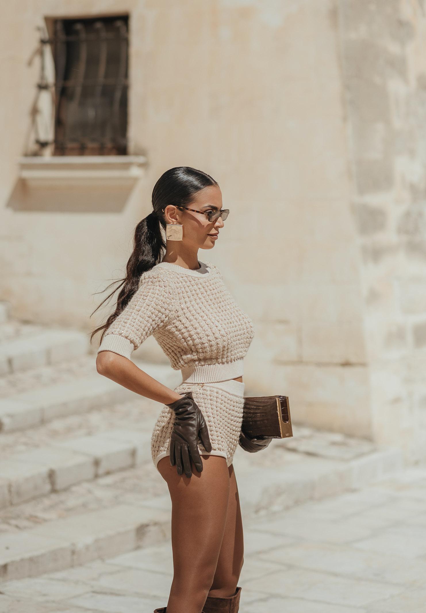 ELISABETTA FRANCHI Maglia a manica corta beige da donna con paillettes<BR/> MK18Q56E2 EA2 ELISABETTA FRANCHI