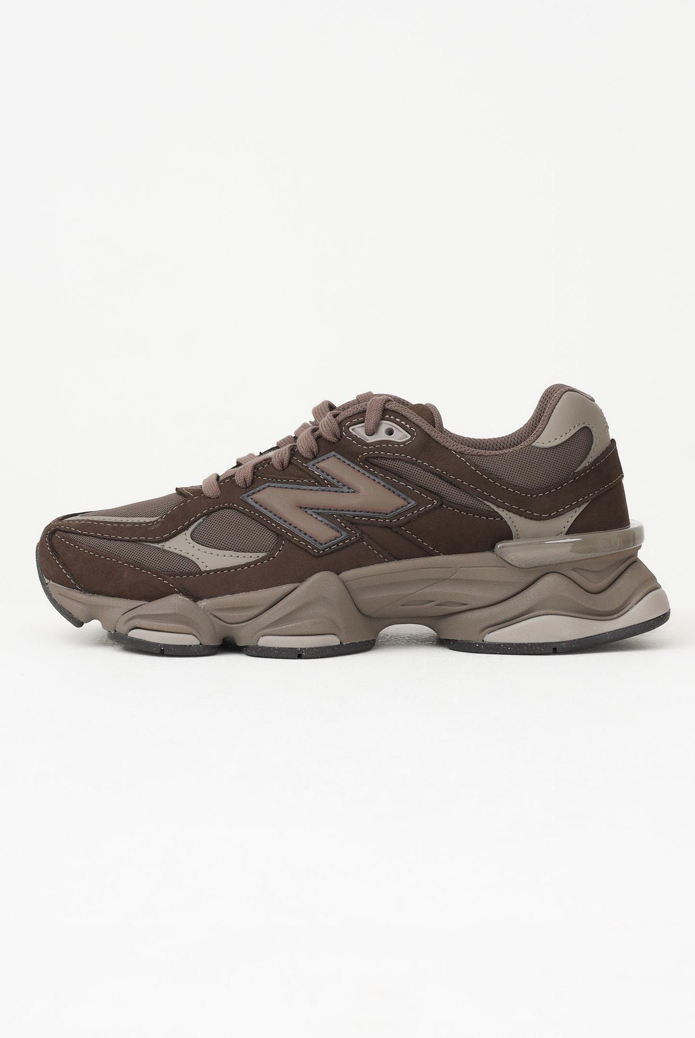 NEW BALANCE Sneakers 9060 marroni da uomo U9060493 . NEW BALANCE