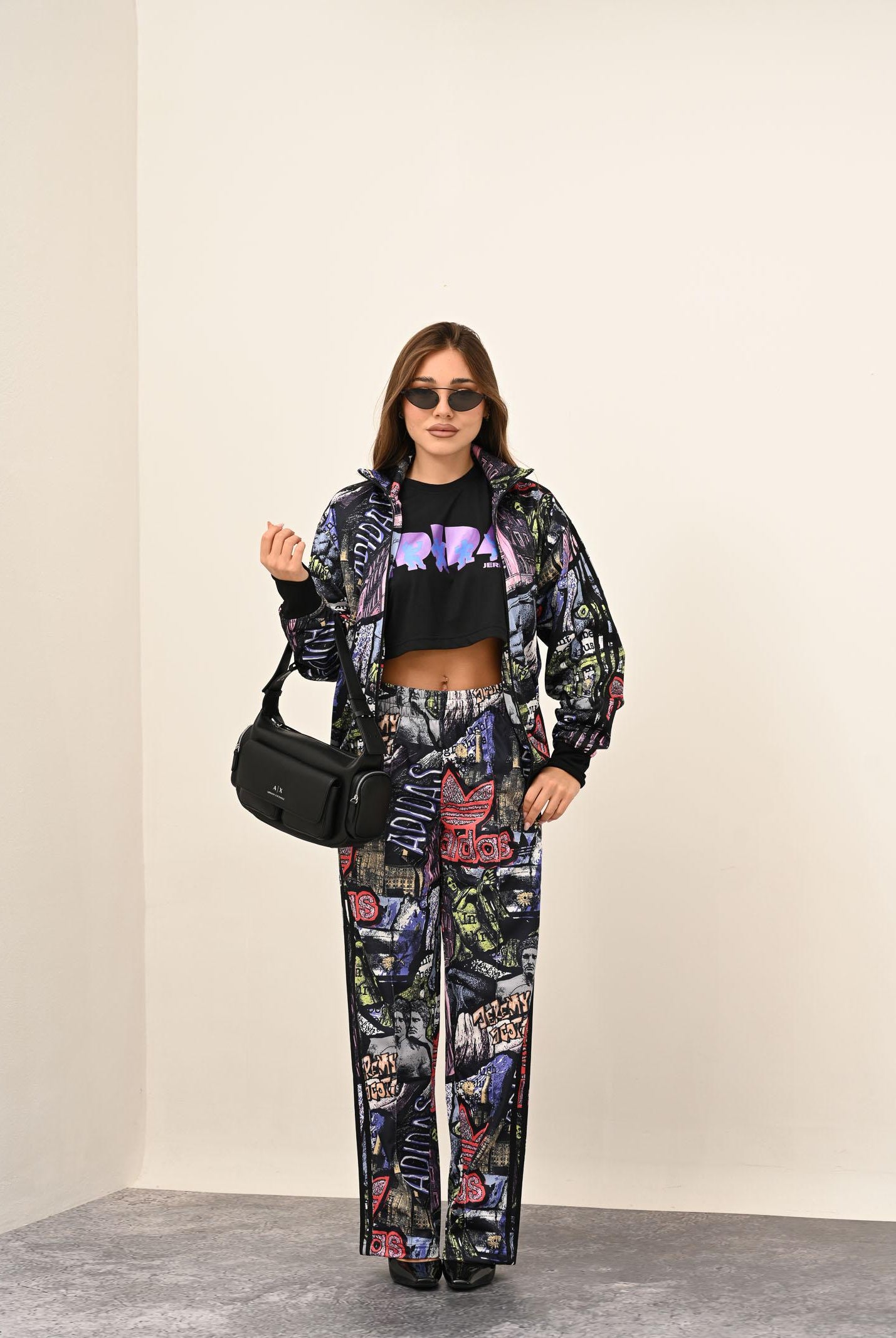 ADIDAS ORIGINALS Pantalone sportivo adidas X Jeremy Scott Pride AOP nero da donna JY2021 . ADIDAS ORIGINALS