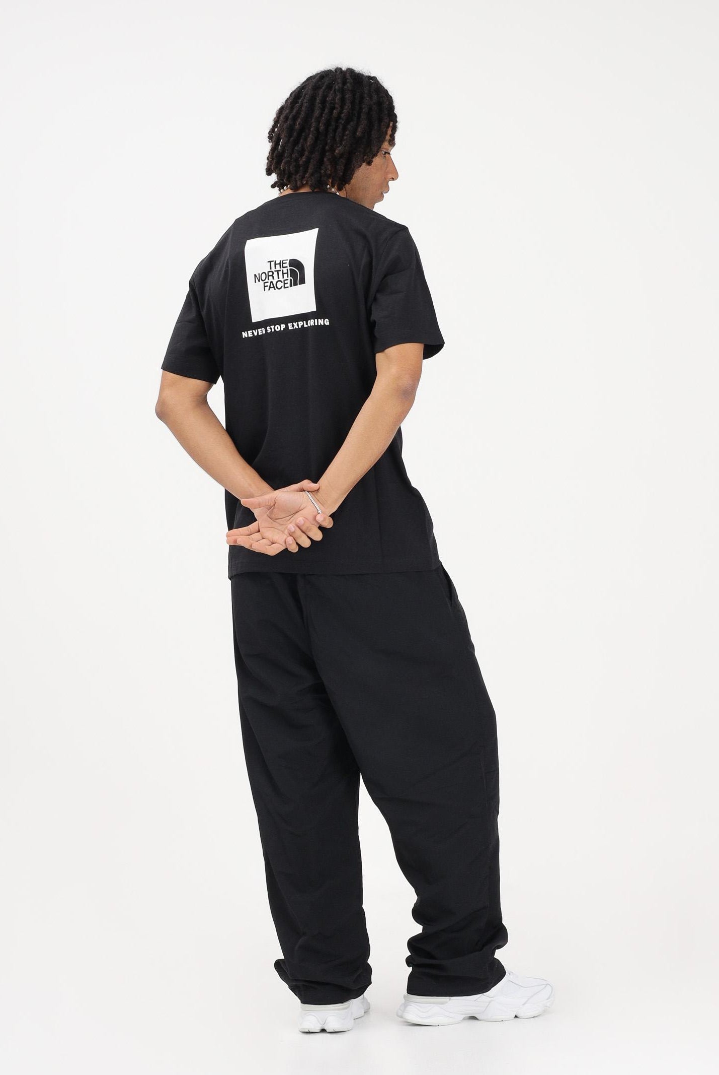 THE NORTH FACE T-shirt a manica corta Evolution NSE Box Regular nera da uomo NF0A8B6KKY41 . THE NORTH FACE